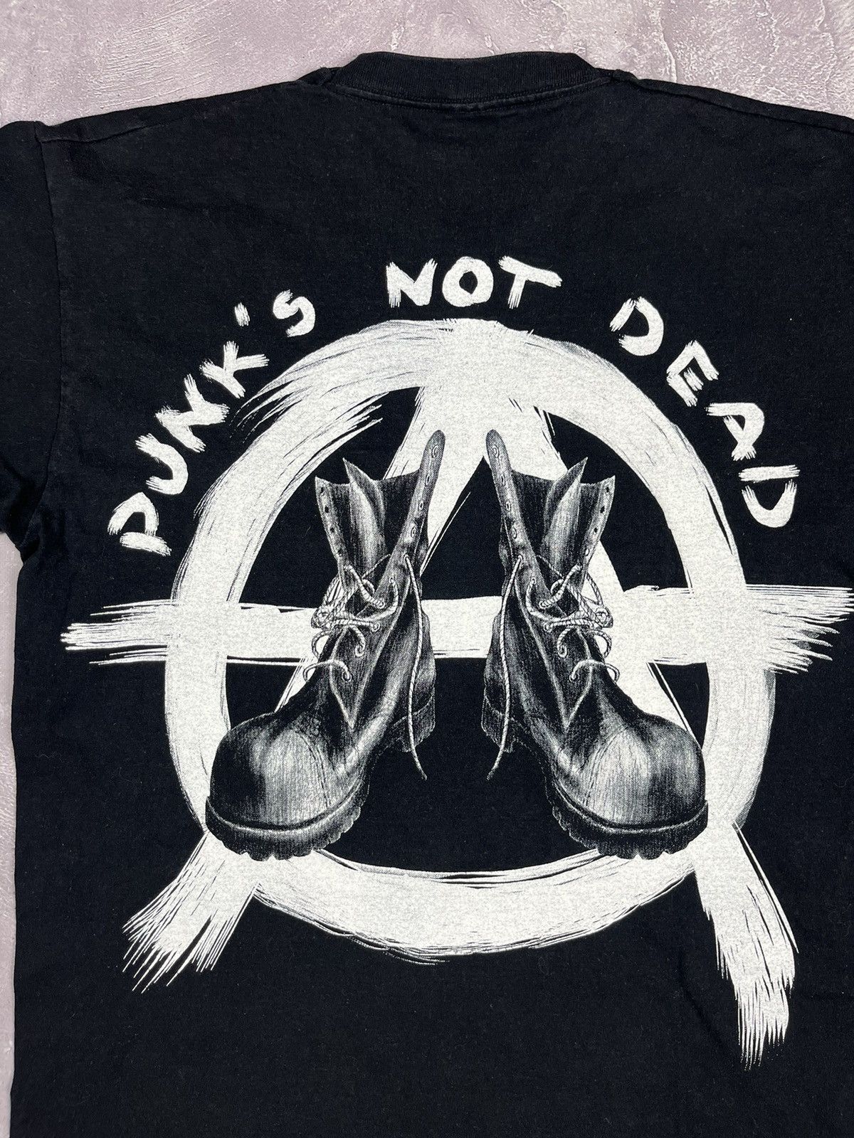 Band Tees Vintage Anarchy Punk’s Not Dead Big Logo T-Shirt Size US L / EU 52-54 / 3 - 7 Thumbnail
