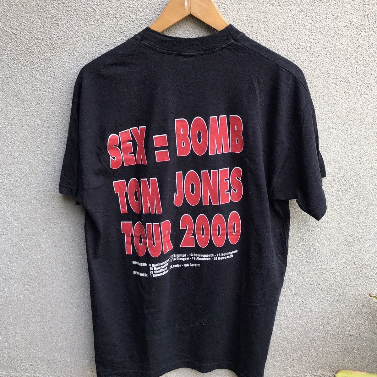 Band Tees Vintage 90s TOM JONES solo tee Size US L / EU 52-54 / 3 - 3 Thumbnail