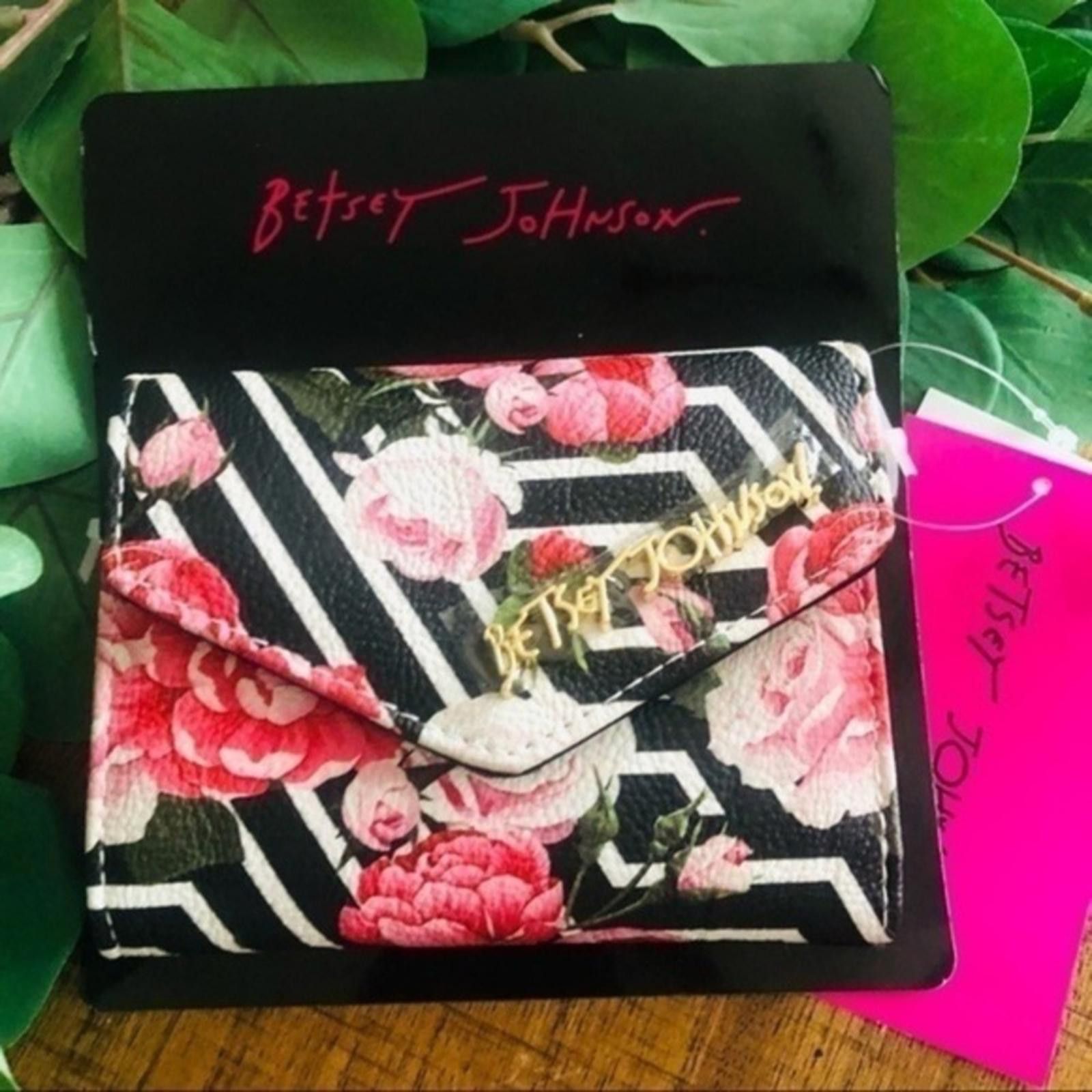 Designer Betsey Johnson Floral Wallet NWT Size ONE SIZE - 1 Thumbnail