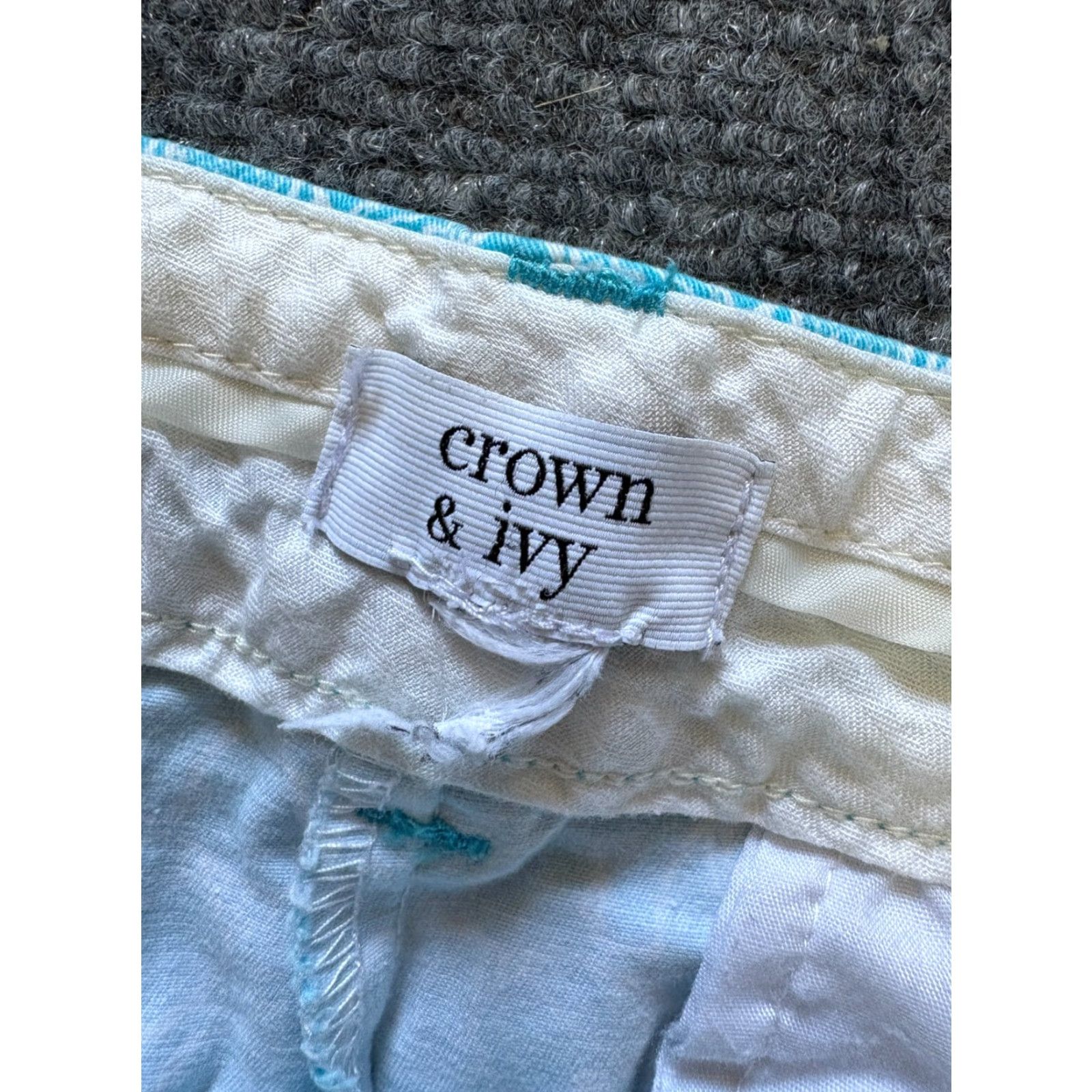 Vintage CROWN & IVY Shorts XL Womens 34" Waist Bue Elephant Pattern Size 40" / US 18 - 5 Thumbnail