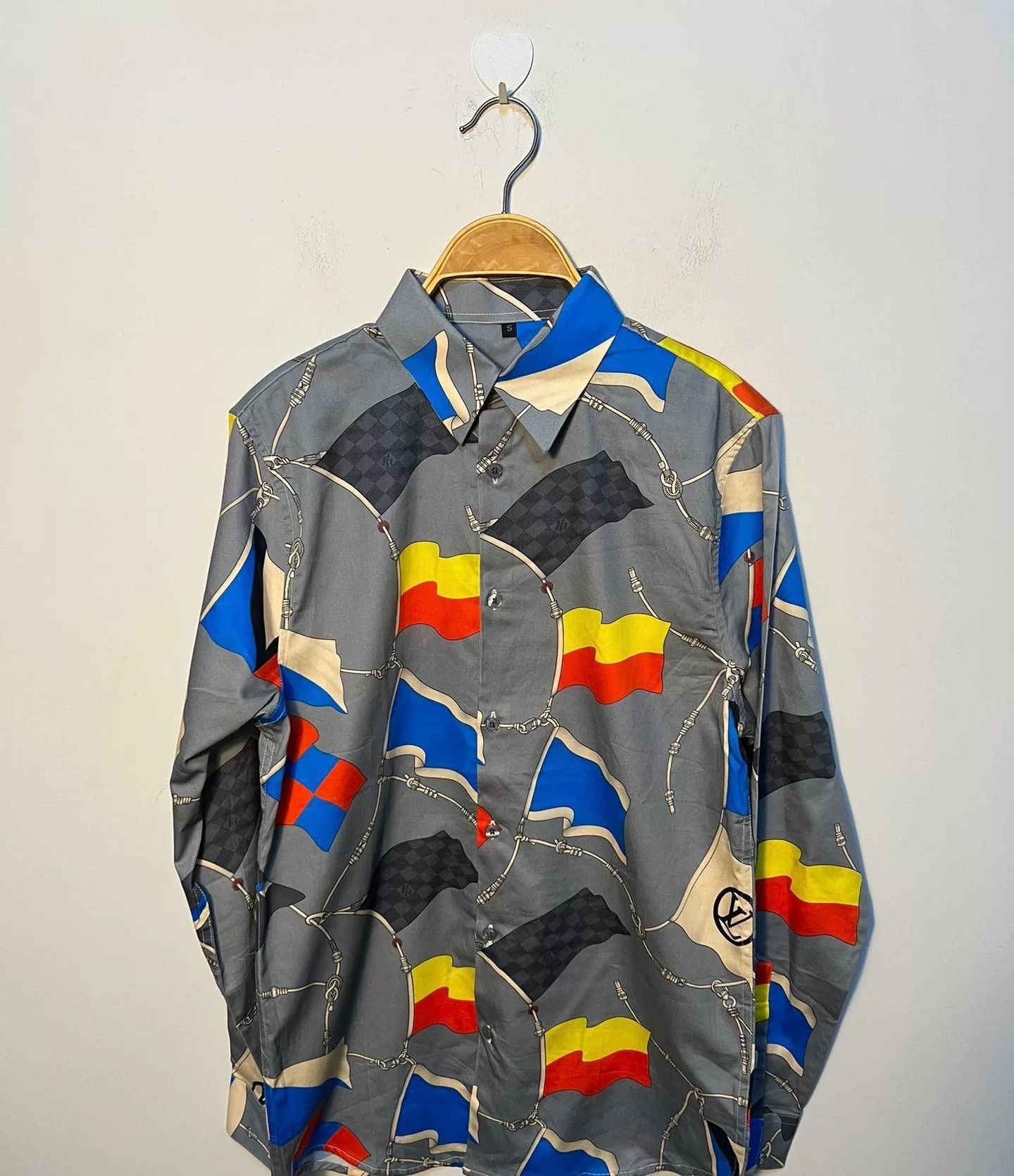 Louis Vuitton Unisex Colorful Flag Shirt by Lv Size US S / EU 44-46 / 1 - 1 Thumbnail