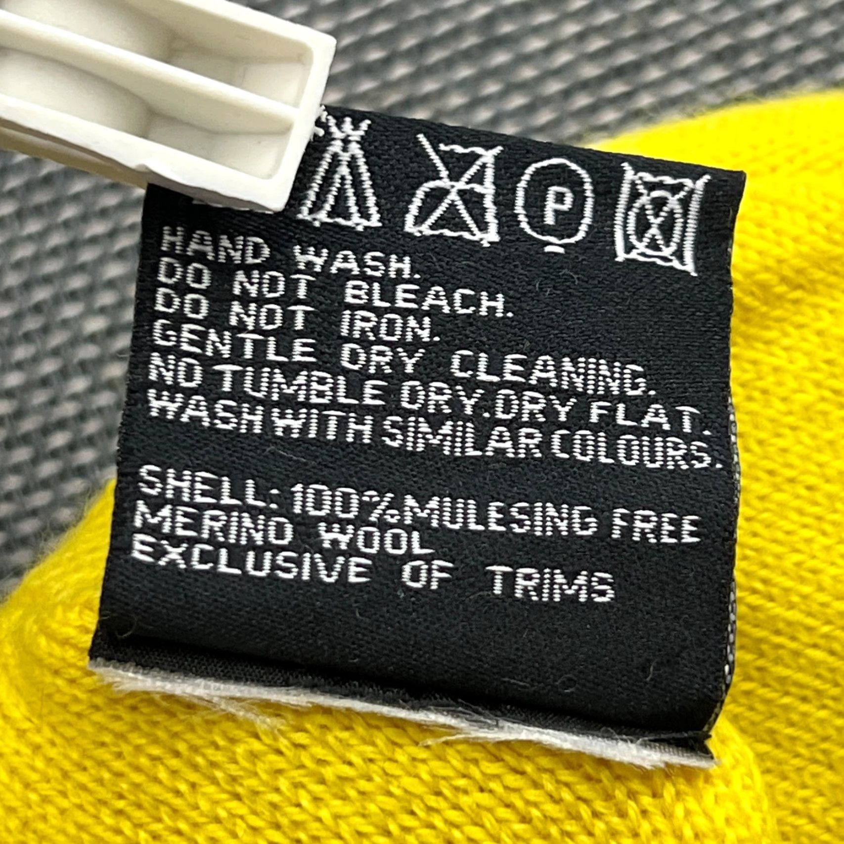Logo 7 Norrona /29 Logo Beanie Hat S 100% Merino Wool Yellow Spellout Unisex Adults Thermal Knit Wool Mellow Yellow Beanie Mens Womens Girls Boys Size ONE SIZE - 6 Thumbnail