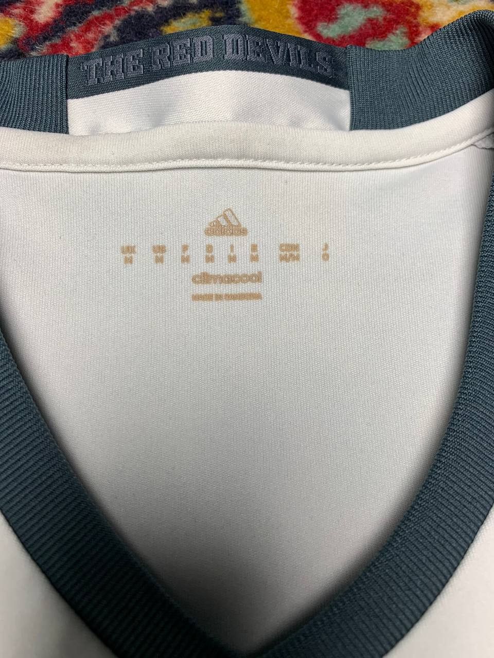 Adidas MANCHESTER UNITED 2016 2017 AWAY FOOTBALL SHIRT JERSEY Size US M / EU 48-50 / 2 - 3 Thumbnail