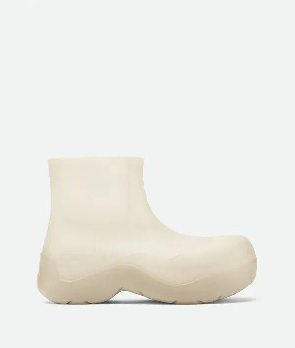 Bottega Veneta Rubber Puddle Boots in Beige