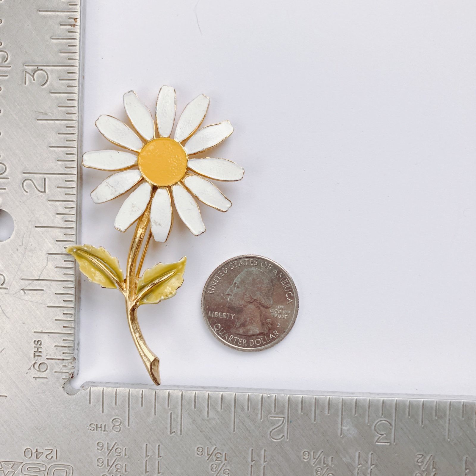 Vintage Vintage Signed Accessocraft NYC Enamel Daisy Flower Brooch Size ONE SIZE - 10 Thumbnail