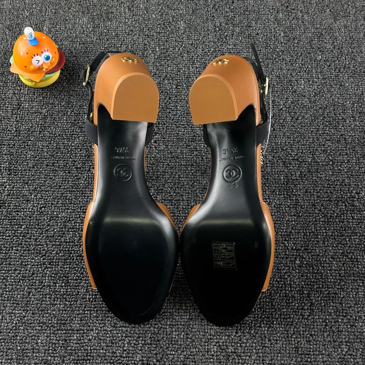 Chanel Chanel Women's Brown Chunky Heel Sandals 35.5 Size US 4.5 / IT 34.5 - 6 Thumbnail