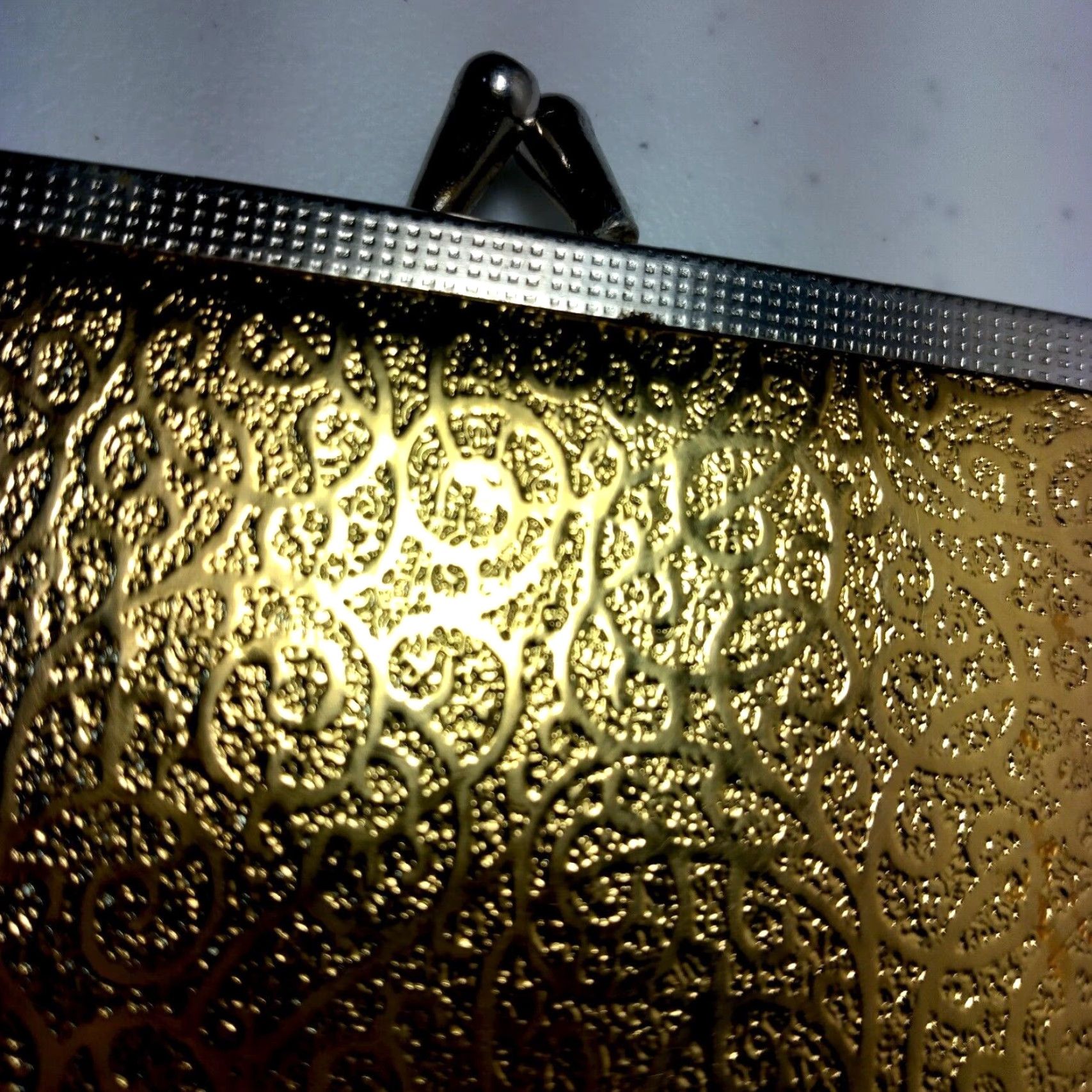 Vintage VINTAGE Mod Purse Mirror Gold Lame Swirl Kiss Lock Double Sided Compact READ Purse Mirror Women Gold 4 5/8" 4" Vintage Mod MCM style fashion Size ONE SIZE - 7 Thumbnail