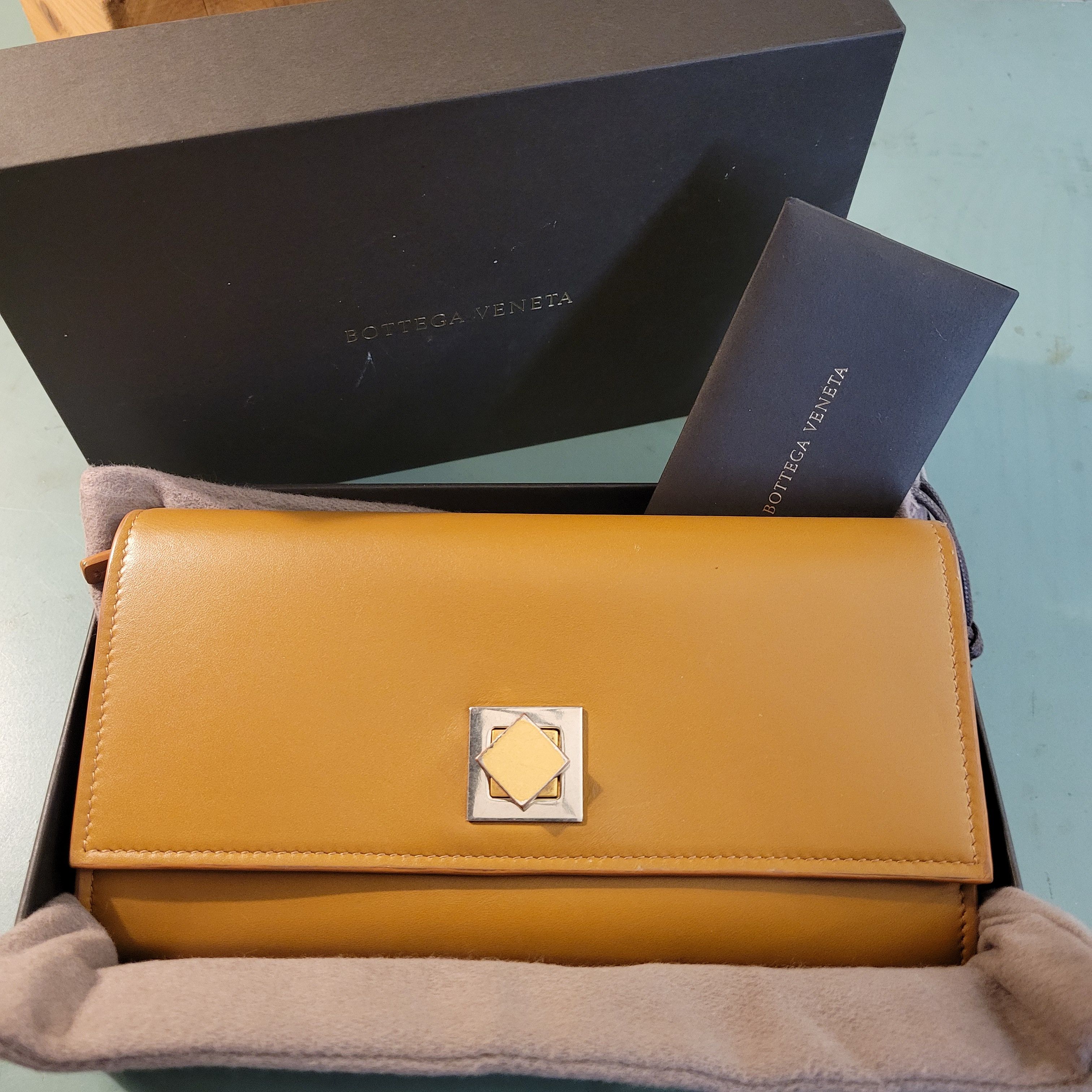 Bottega Veneta French Calfskin Continental Wallet Camel Turn Lock Size ONE SIZE - 14 Thumbnail