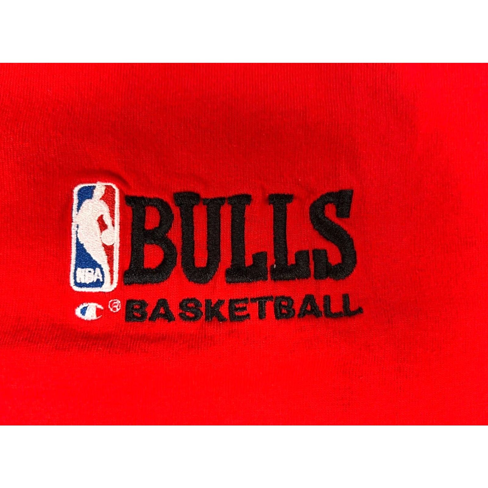 Champion VINTAGE Champion Chicago Bulls T-Shirt Mens 2XL Red 90s USA Cotton Short Sleeve Crew Neck NBA Shirt Size US XXL / EU 58 / 5 - 6 Thumbnail