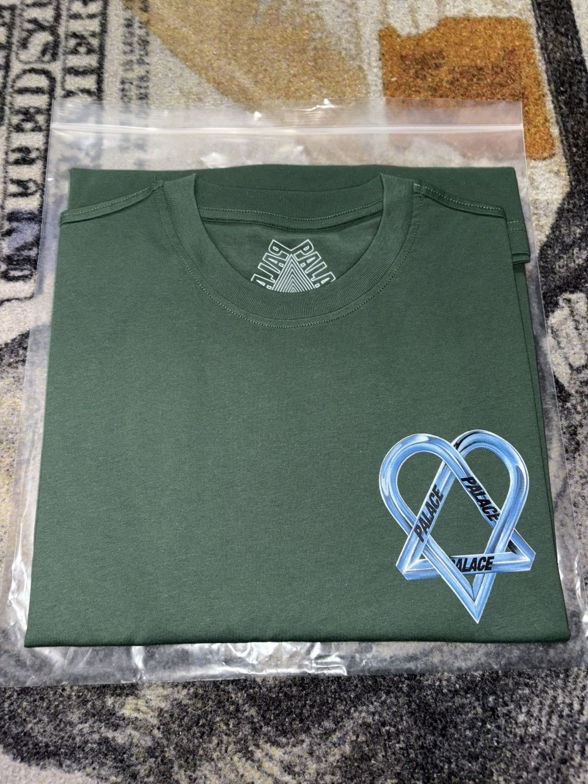 Palace Palace Tri Gram T-Shirt Green Size US S / EU 44-46 / 1 - 1 Thumbnail