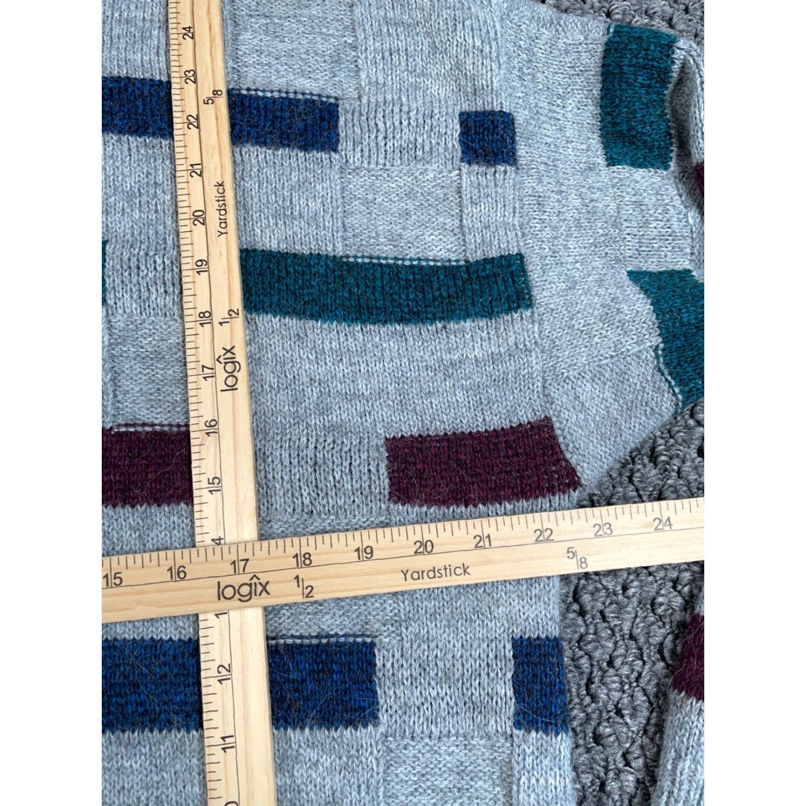 Vintage VTG Vintage Sweater Geometric Pattern Adult Large Gray Red Blue Knit Crew Neck Pullover 80s 90s Dad Mens Size US L / EU 52-54 / 3 - 5 Thumbnail