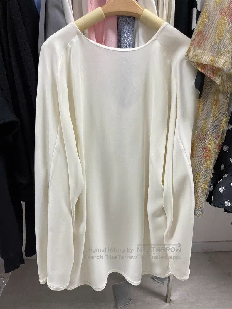 Valentino Valentino Silk V-neck bat sleeve top Size L / US 10 / IT 46 - 6 Thumbnail