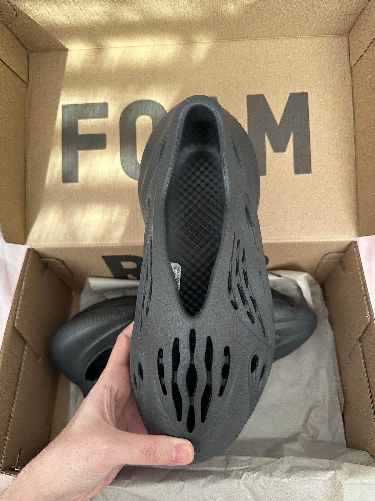 Adidas × Kanye West Yeezy Foam Runner Carbon Size US 7 / IT 37 - 2 Thumbnail