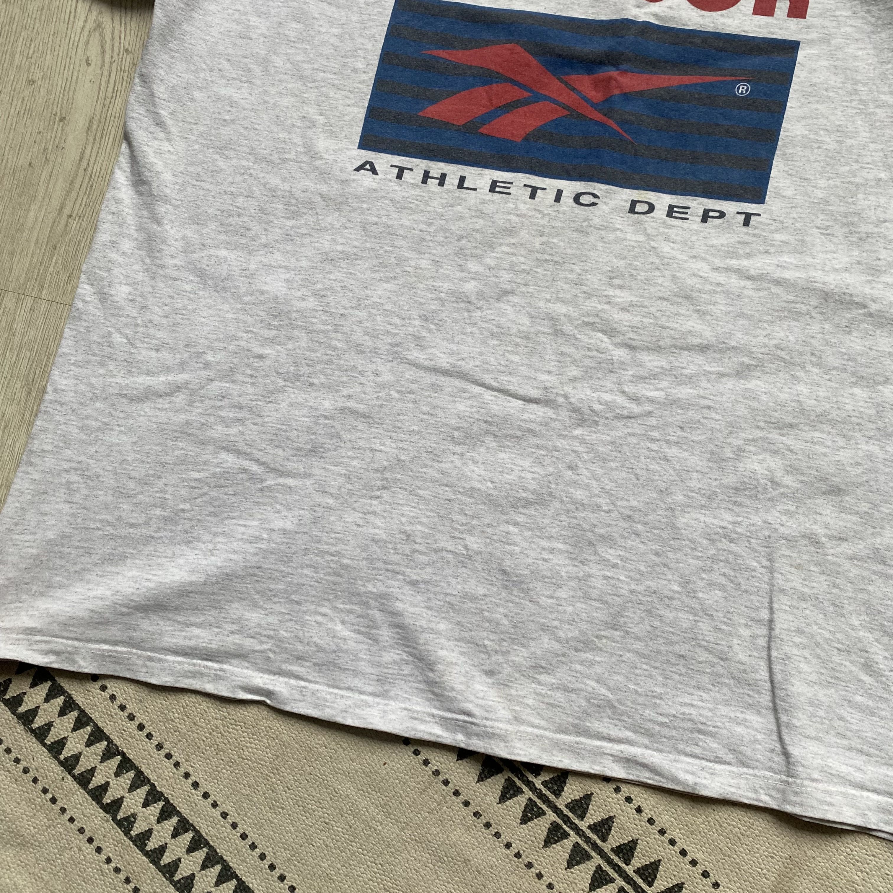 Reebok Vintage 90s Reebok Tee Centr big logo Size US M / EU 48-50 / 2 - 5 Thumbnail