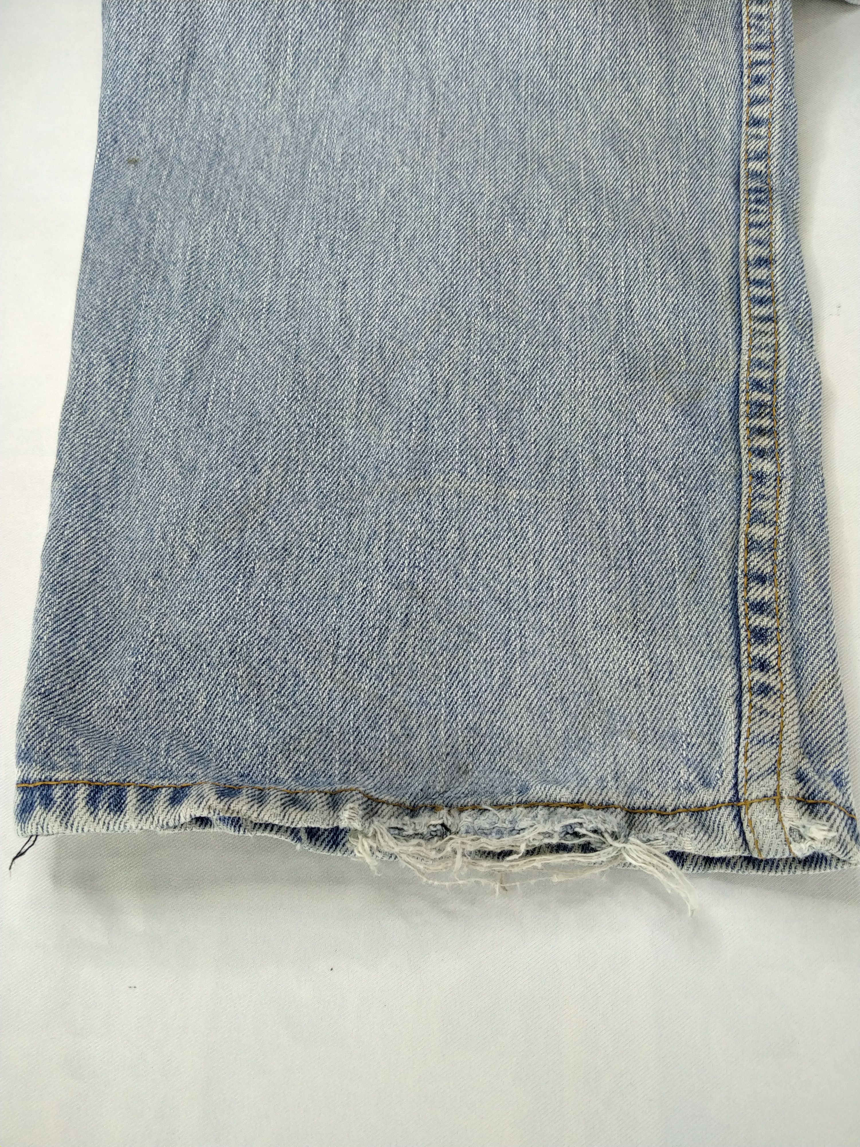Levi's Light Wash Vintage Levi's 550 Relaxed Fit Denim -JN402 Size US 37 - 13 Thumbnail