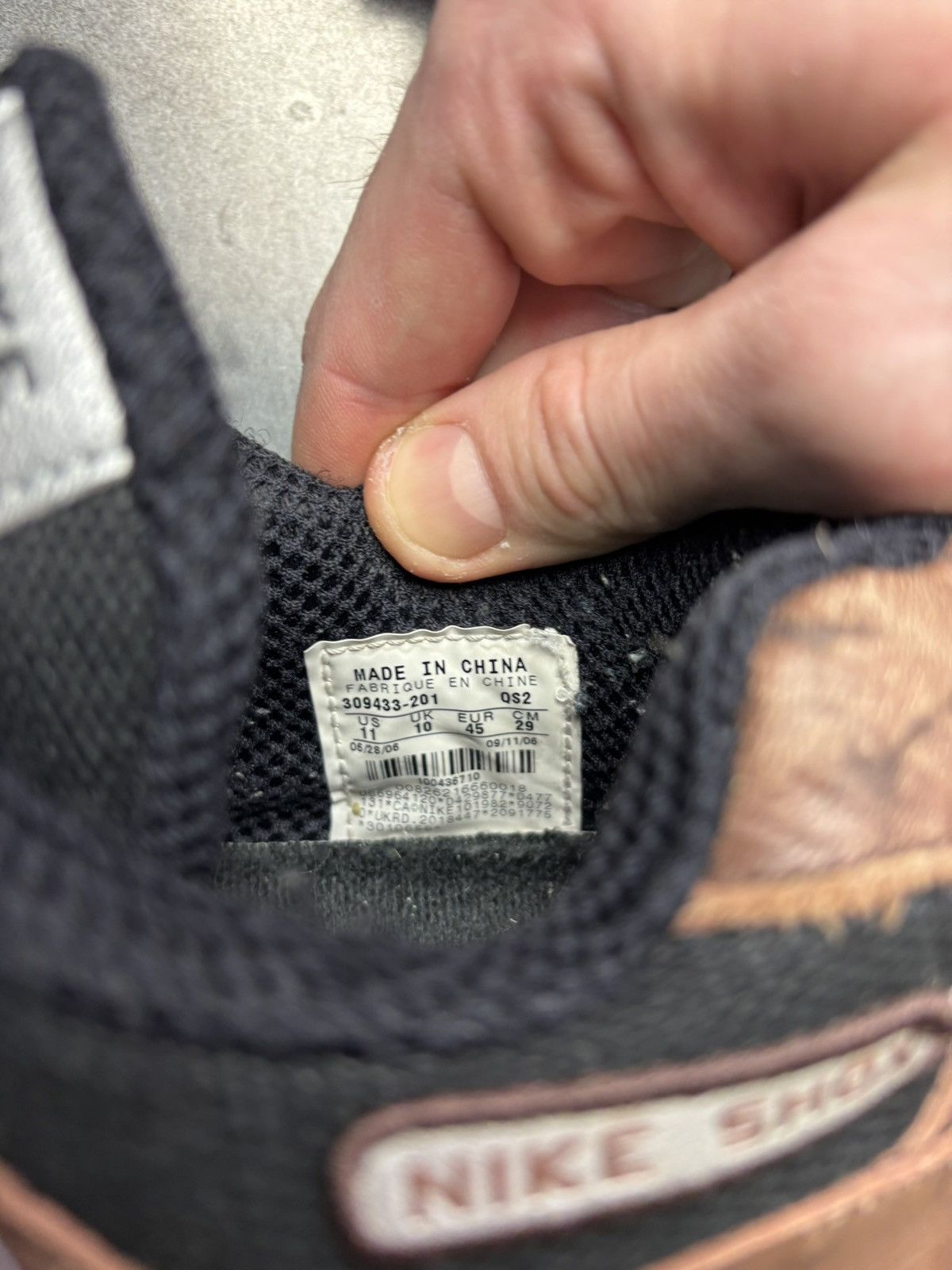 Nike × Vintage 2006 Nike Shox NZ Leather 309433-201 2000s Vintage EU Mens Size US 11 / EU 44 - 18 Thumbnail