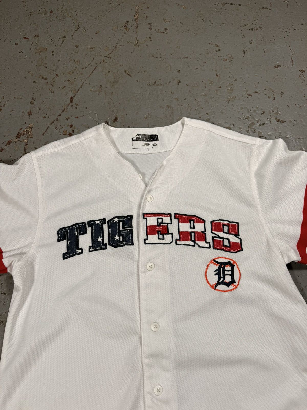 MLB Vintage Tigers American Flag Baseball Jersey Size US L / EU 52-54 / 3 - 3 Thumbnail