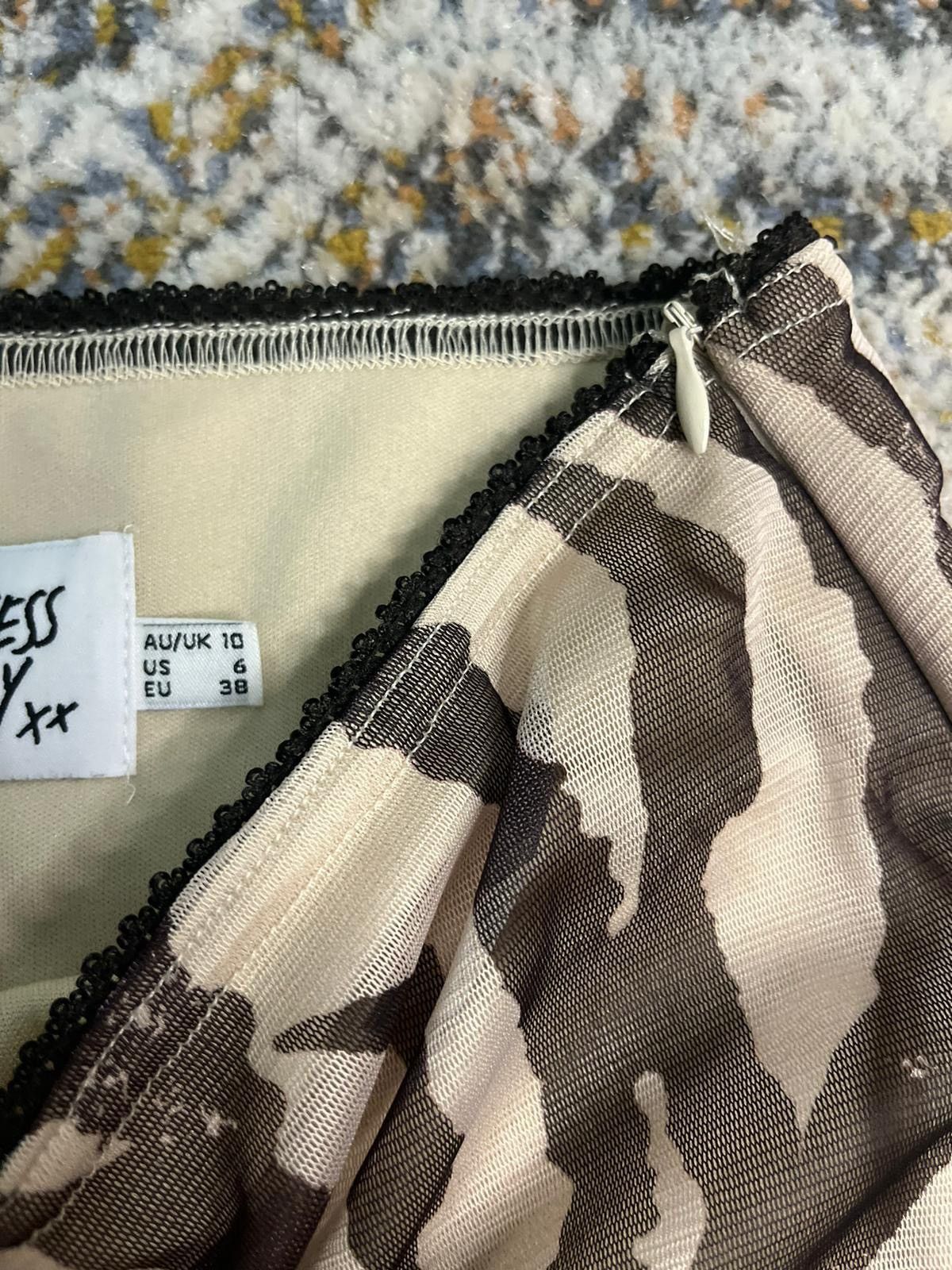 PRINCESS POLLY Beige mesh skirt Princess Polly Size 30" / US 8 / IT 44 - 3 Thumbnail