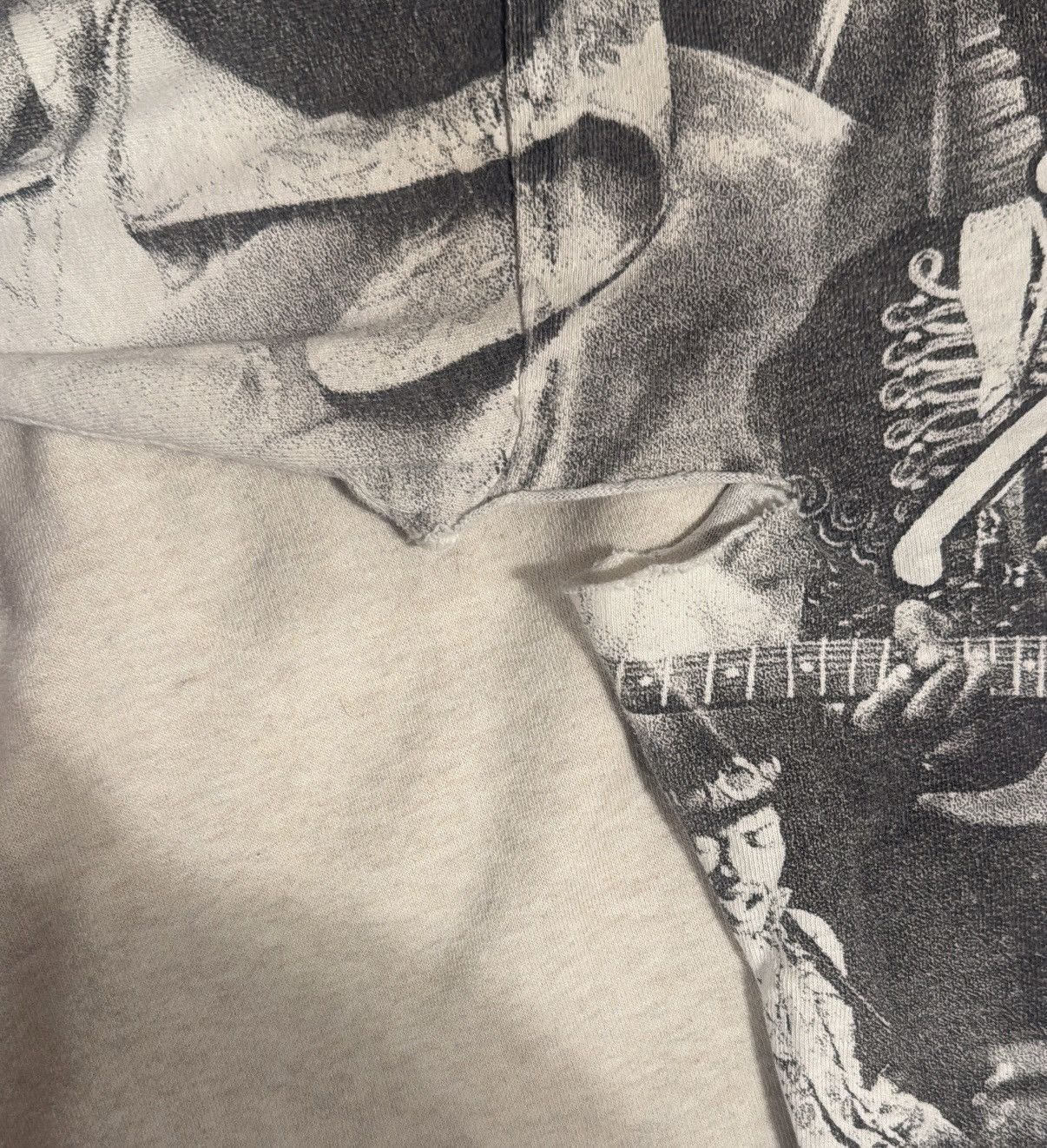 Jimi Hendrix Vintage 1996 Jimi Hendrix AOP T-shirt Large Grail! Size US L / EU 52-54 / 3 - 5 Thumbnail