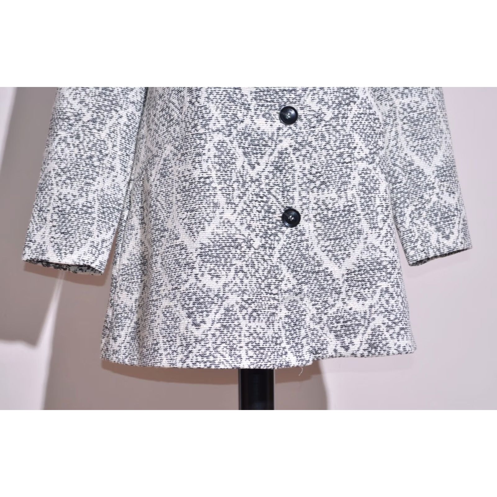 Desigual Desigual Women's Mid Lenght Coat White/Black Lined Size 44 Coat Womens Regular Long Sleeve Button Pockets but no Pockets Size M / US 6-8 / IT 42-44 - 4 Thumbnail