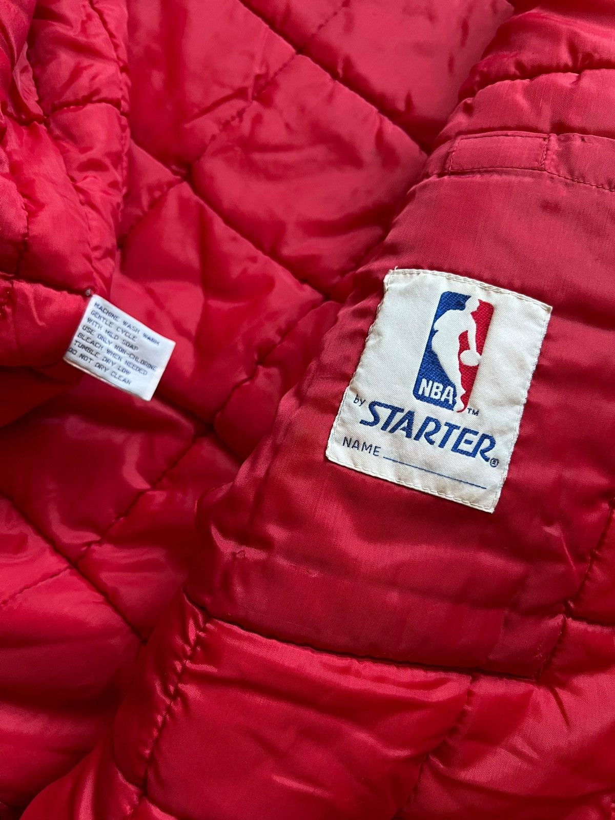 NBA × Starter CHICAGO BULLS VINTAGE HOODED JACKET NBA STARTER BOMBER Size US L / EU 52-54 / 3 - 8 Thumbnail