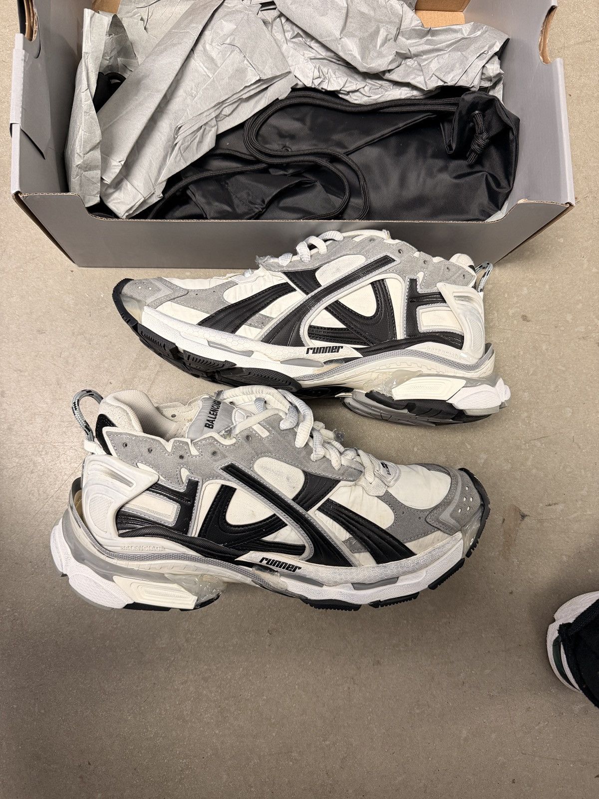 Balenciaga Balenciaga Runner Sneaker Size US 11 / EU 44 - 2 Thumbnail