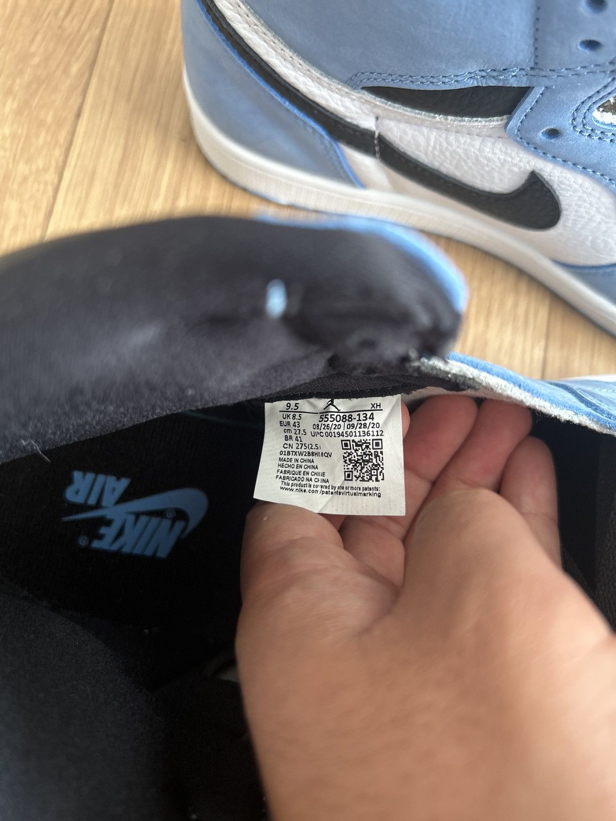 Jordan Brand Air Jordan 1 Retro High OG “University Blue” 2021 Size US 9.5 / EU 42-43 - 7 Thumbnail