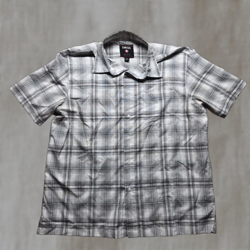 Vintage Swiss Alps Shirt Button-Up Adult Men XL Gray Short Sleeve 100% Polyester Plaid Button Closure Collared Pocketed Casual Travel Outdoor Vintage: No Size US XL / EU 56 / 4 - 1 Thumbnail