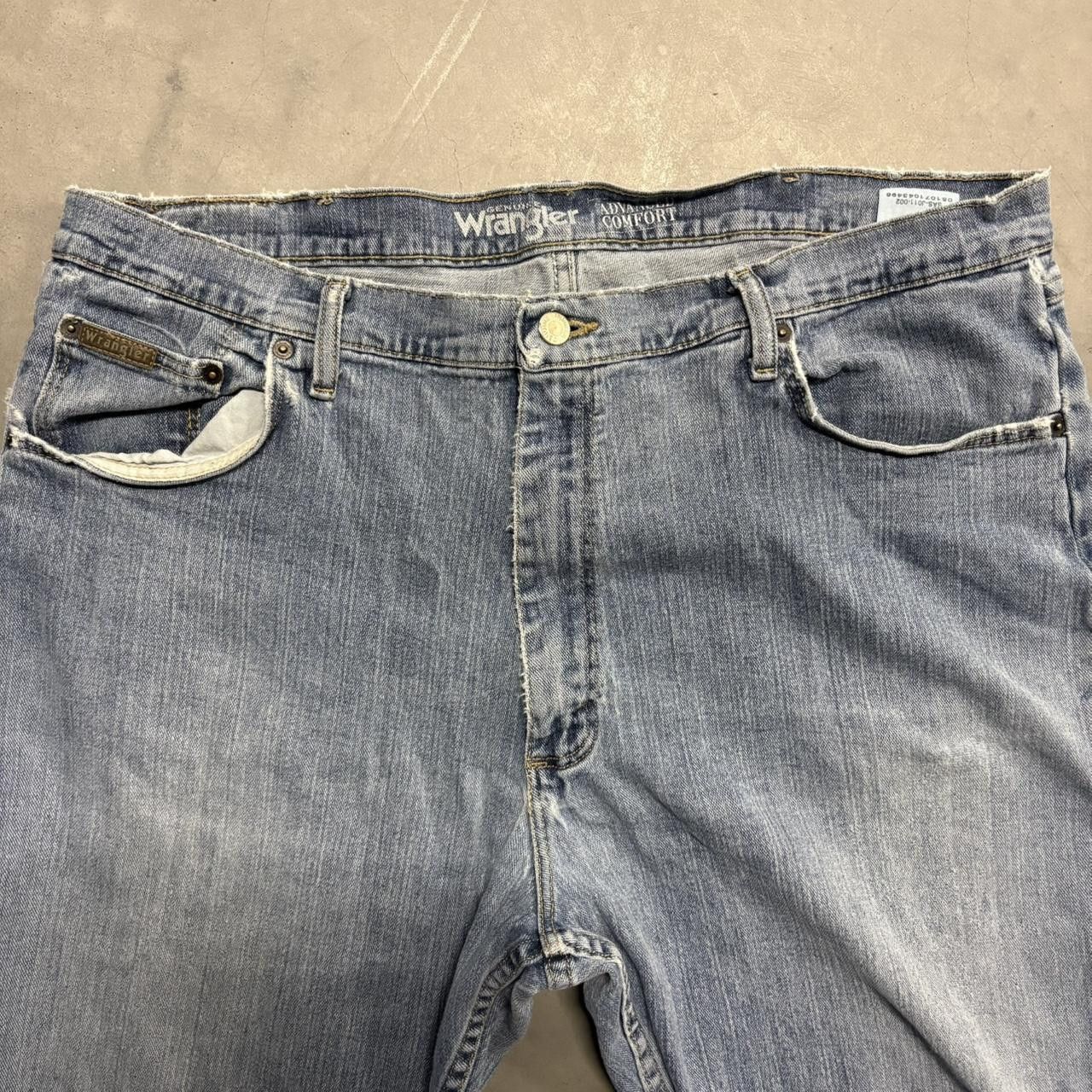Vintage Vintage Y2K/2000s Baggy Skater Style Medium Wash Denim Jeans! Size US 40 / EU 56 - 4 Thumbnail