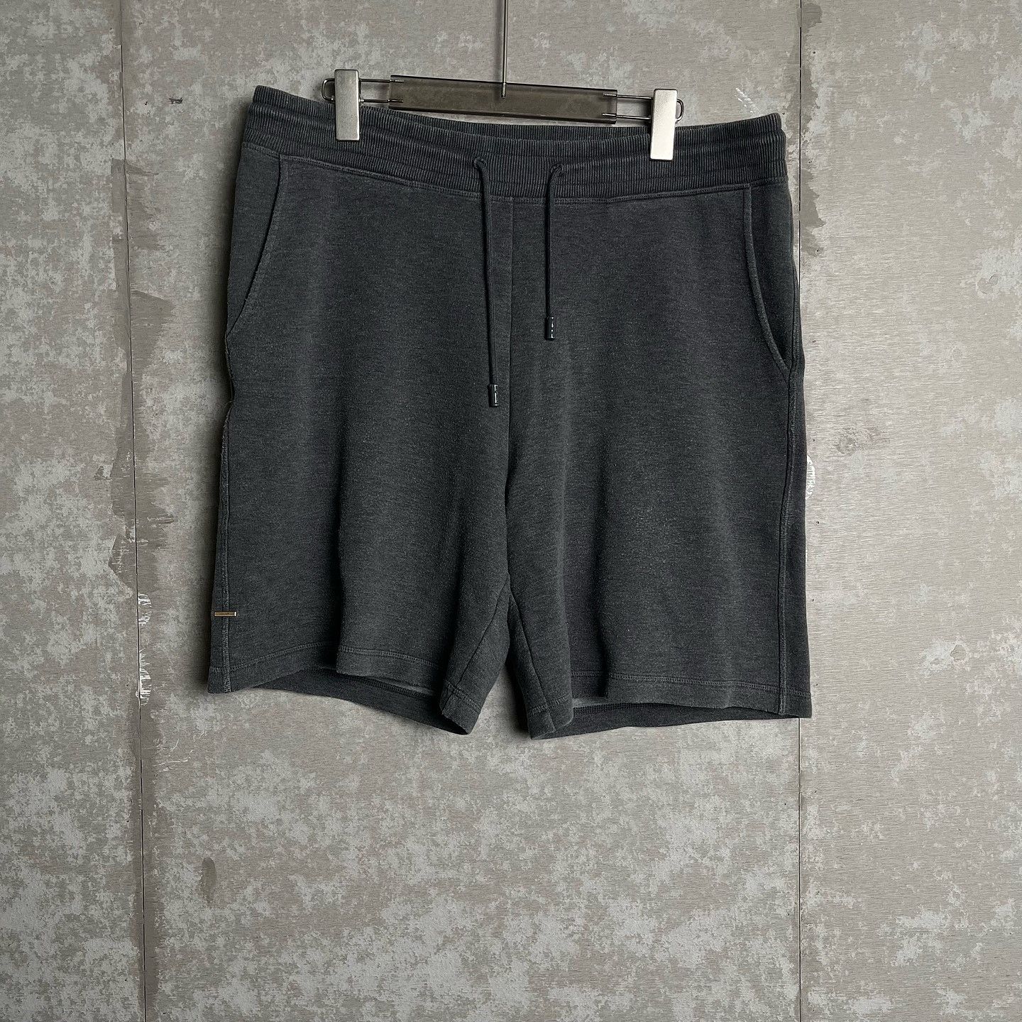 Louis Vuitton Louis Vuitton Cotton Blend Shorts XL Size US 36 / EU 52 - 1 Thumbnail