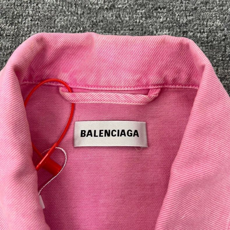 Balenciaga Balenciaga size 36 Embroidered Logo washed denim jacket 250 Size US M / EU 48-50 / 2 - 6 Thumbnail