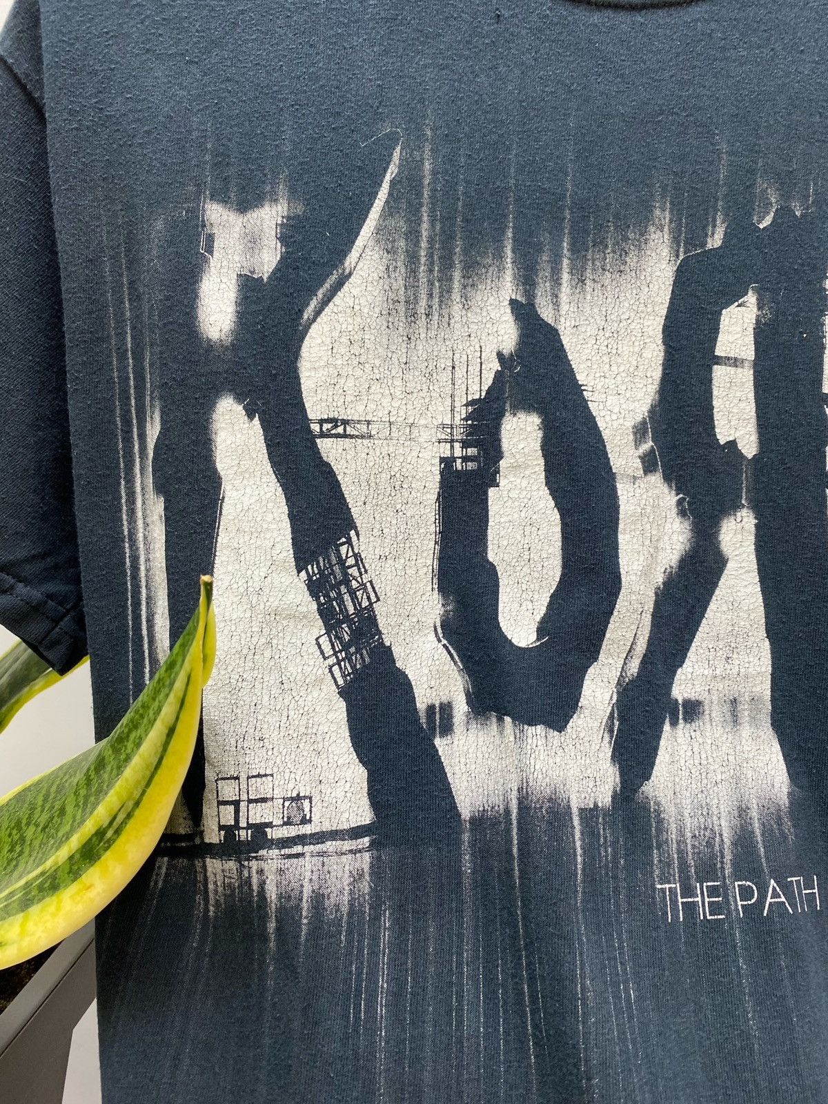 Band Tees × Vintage Korn - 2011 The Path of Totality t-shirt Size US M / EU 48-50 / 2 - 13 Thumbnail