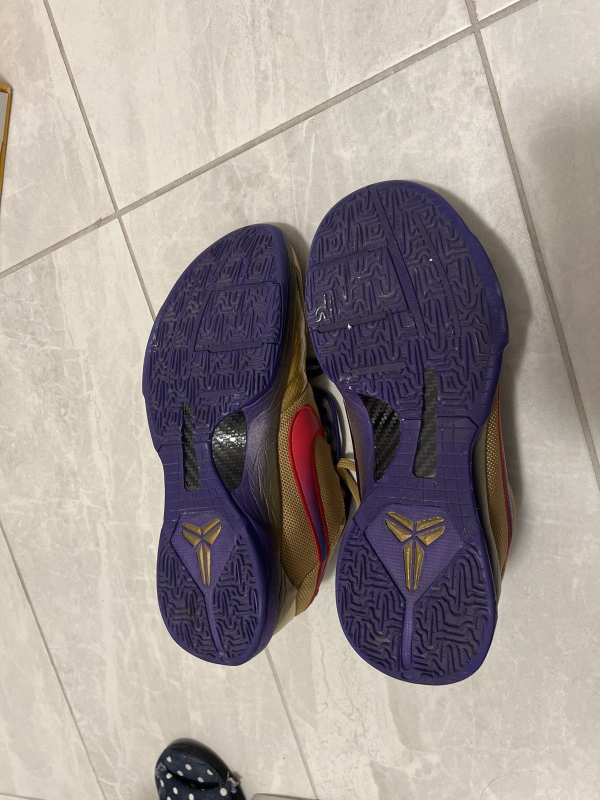 Nike Kobe 5 undefeated hall of fame Size US 10 / EU 43 - 2 Thumbnail