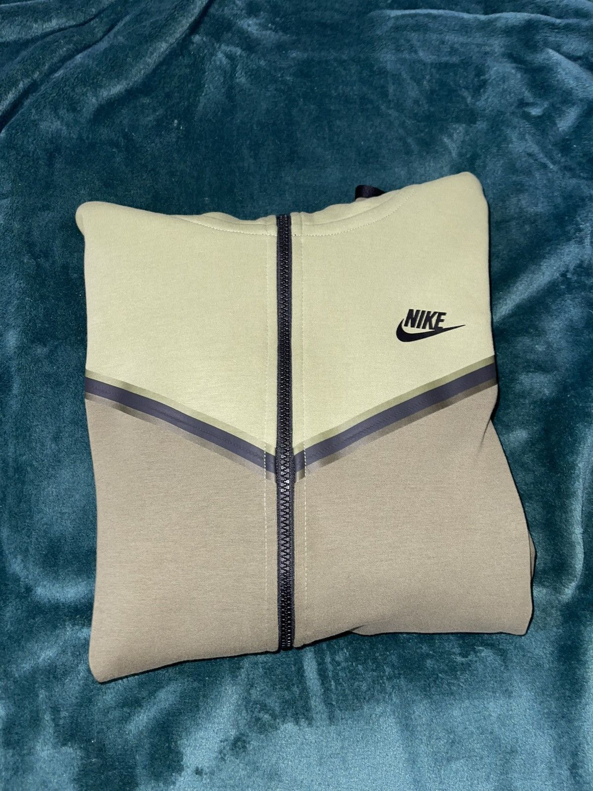 Nike Nike Tech Fleece Zip-Up ‘2-Tone Green’ Size US L / EU 52-54 / 3 - 1 Thumbnail