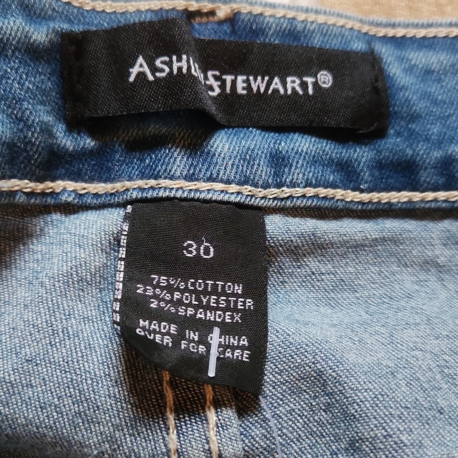 Other Medium Wash ☆ Rhinestone Trimmed ☆ Wide Leg Jeans 32w ☆ NWT Size 32" / US 10 / IT 46 - 8 Thumbnail