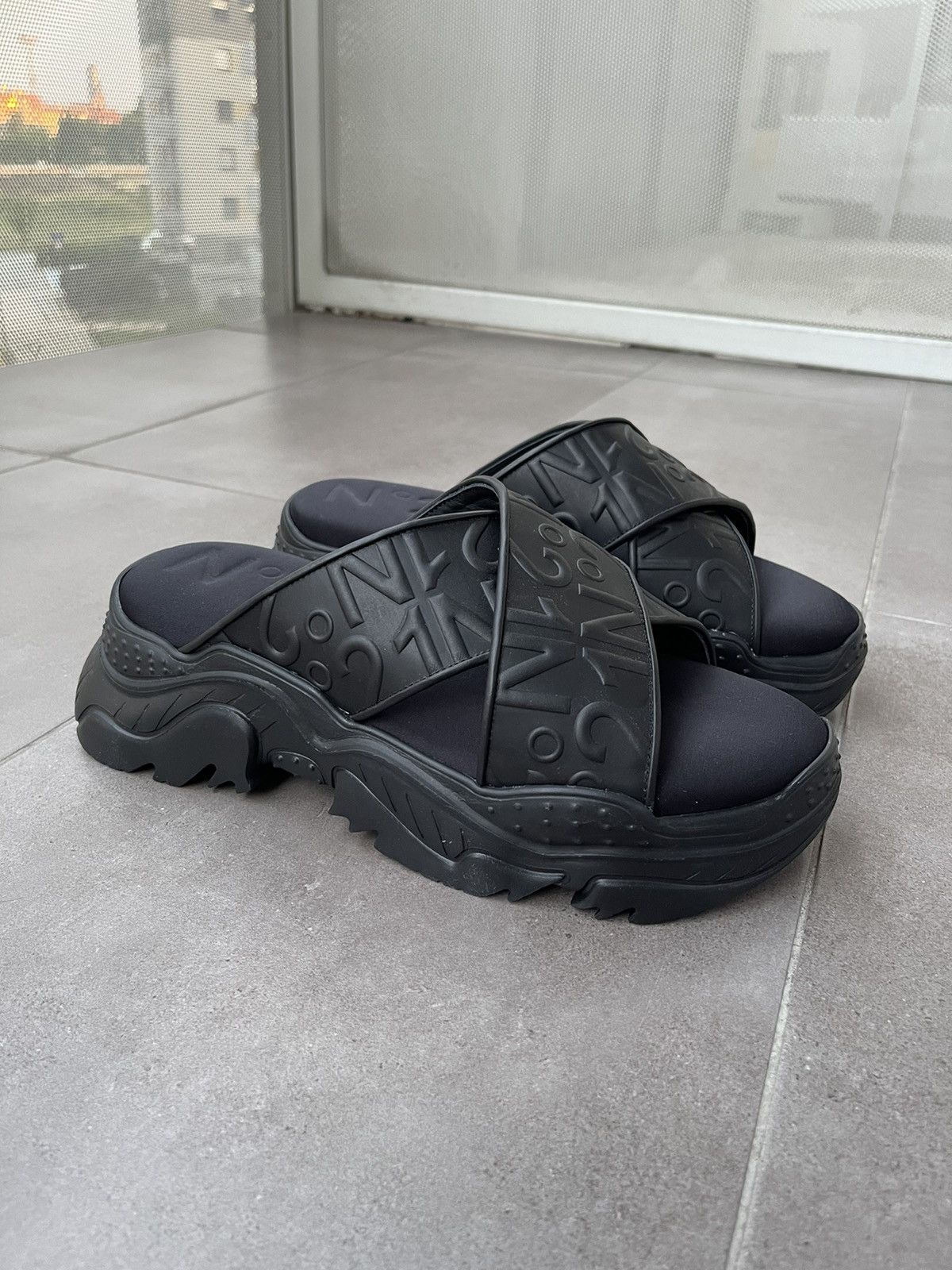 N21 !DS! SS23 N21 Billy Platform Black Slides Size US 9 / EU 42 - 12 Thumbnail