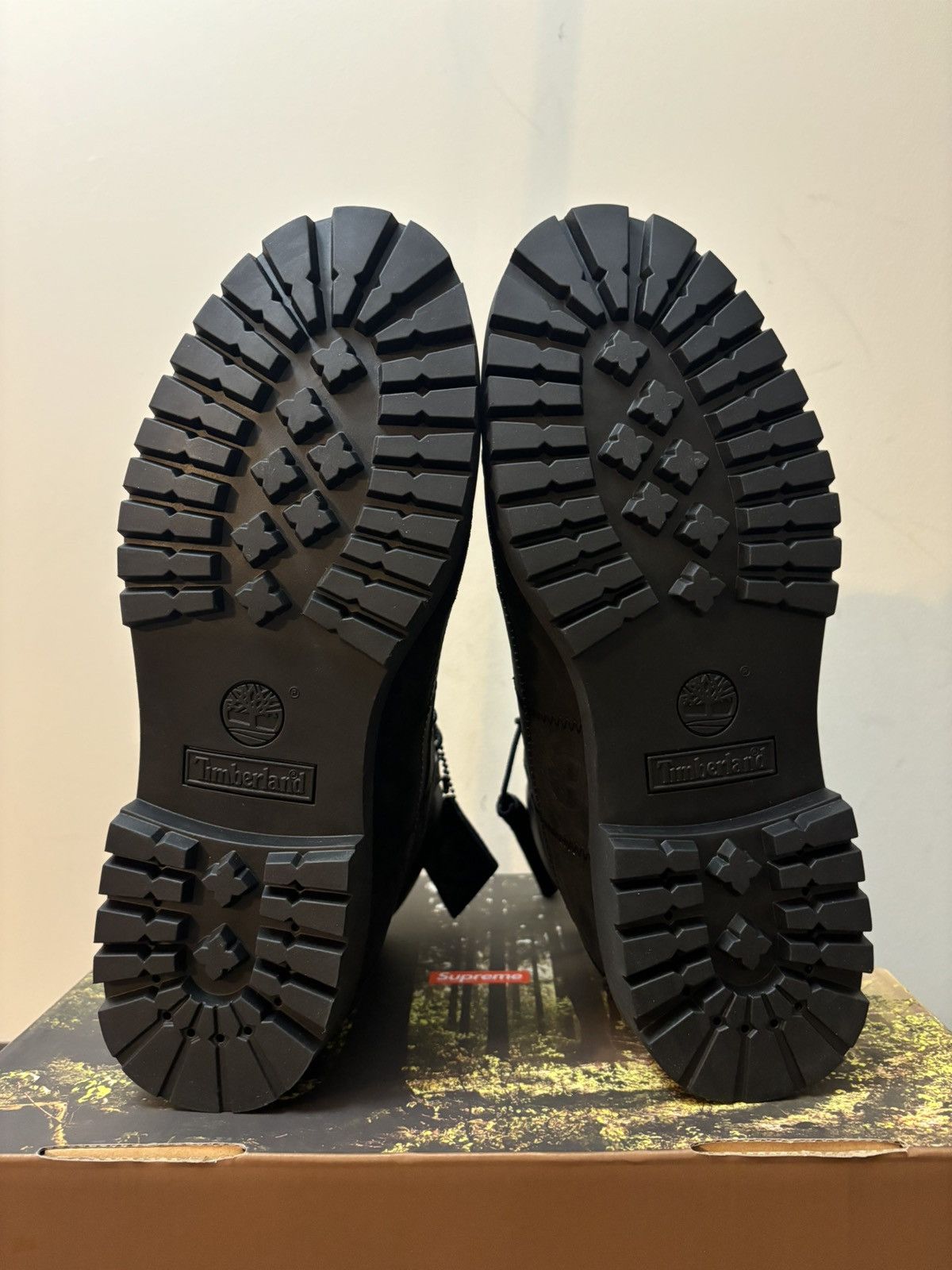 Supreme × Timberland Timberland 6 Inch Boots Supreme Patchwork Black Size US 9 / EU 42 - 6 Thumbnail