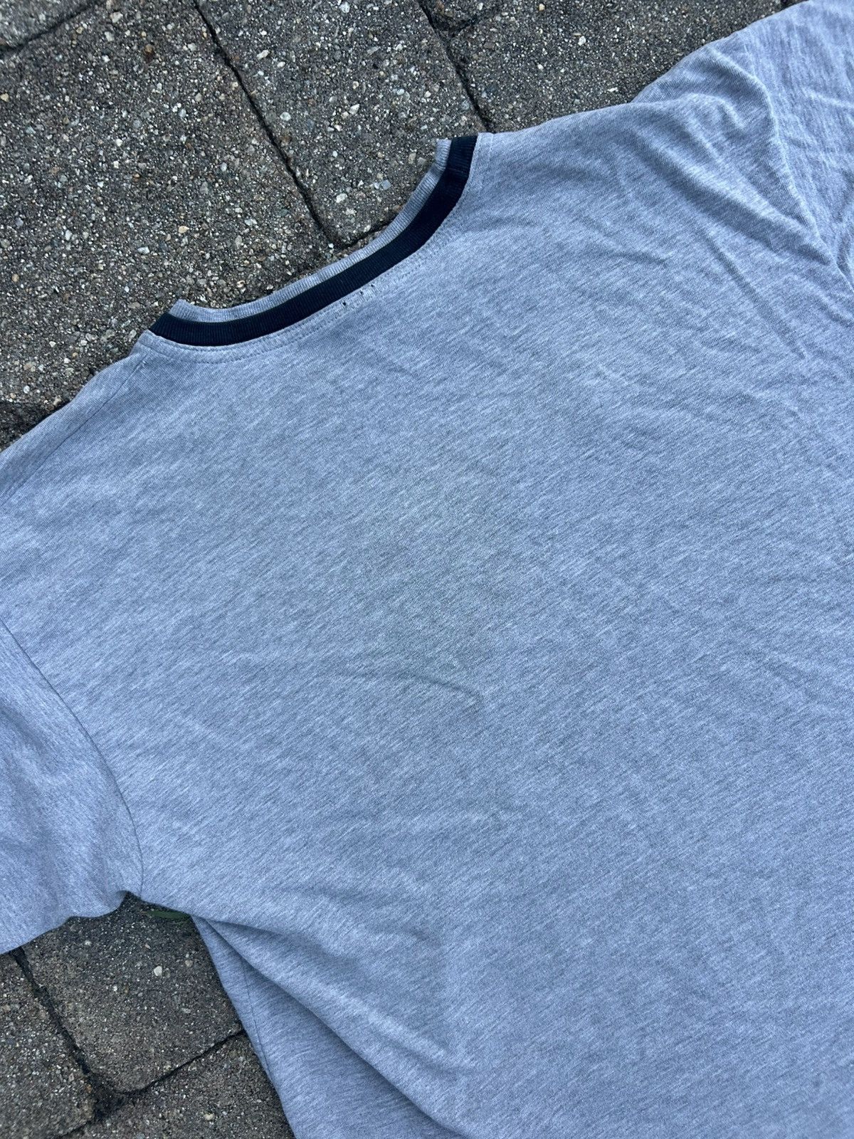 Vintage Vintage grey Australia t shirt Size US L / EU 52-54 / 3 - 5 Thumbnail