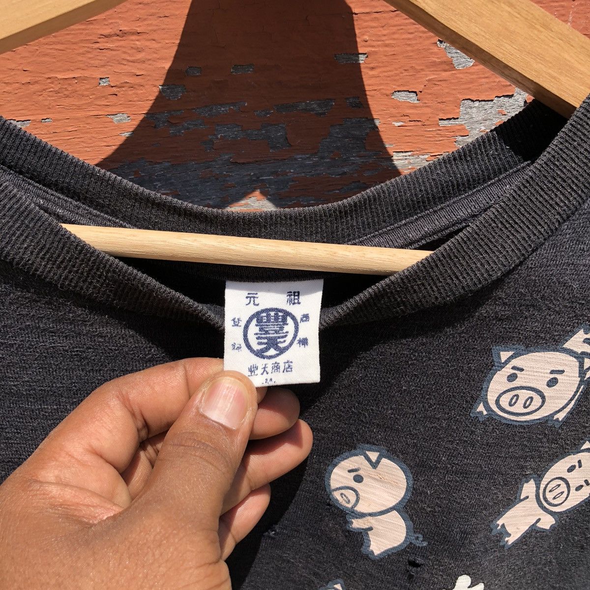 Japanese Brand 🔥steals🔥Japanese Brand Distressed Pig Tshirt Size US M / EU 48-50 / 2 - 7 Thumbnail