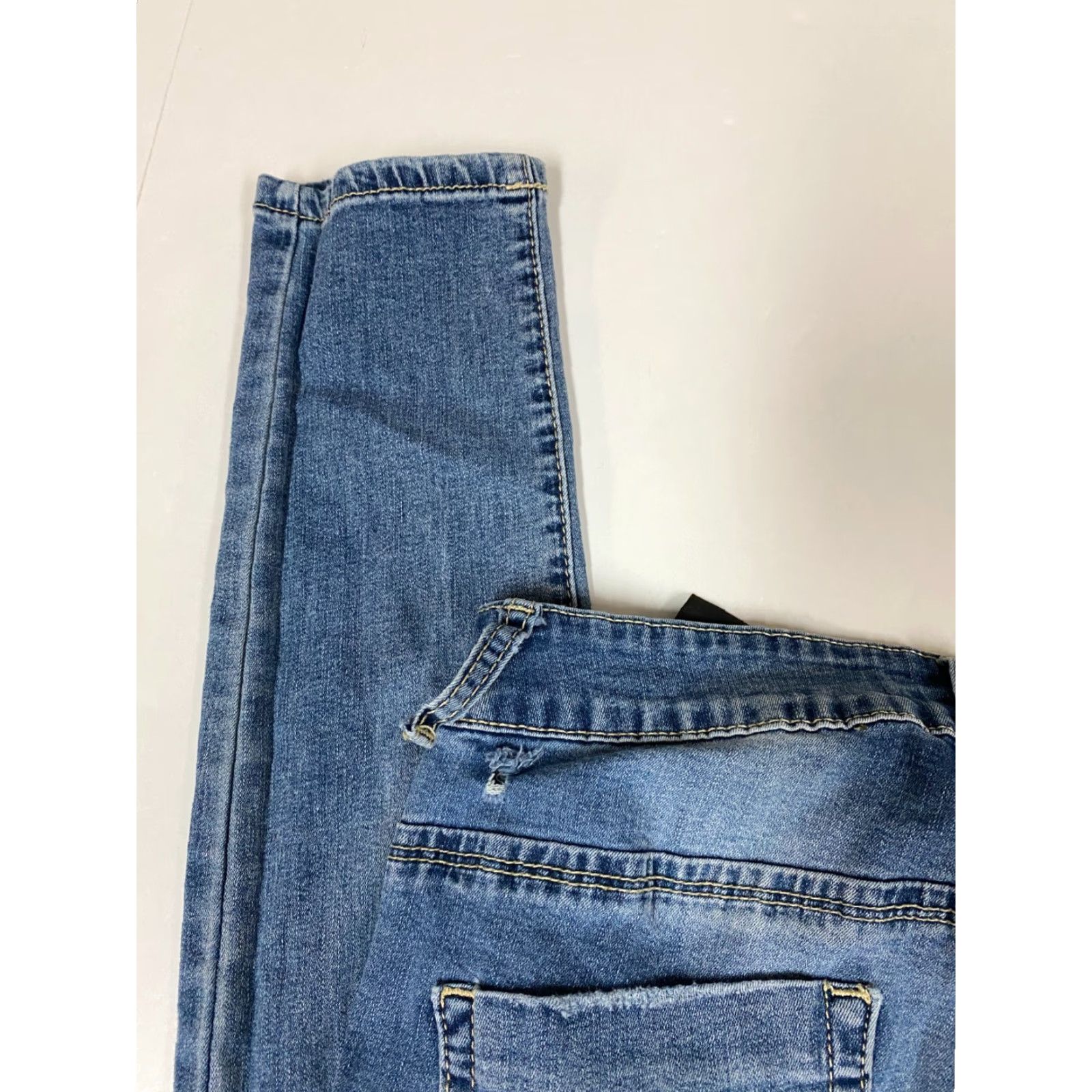 Vintage Bee Ceci Jeans women’s 8 blue skinny distressed floral Size 30" / US 8 / IT 44 - 7 Thumbnail