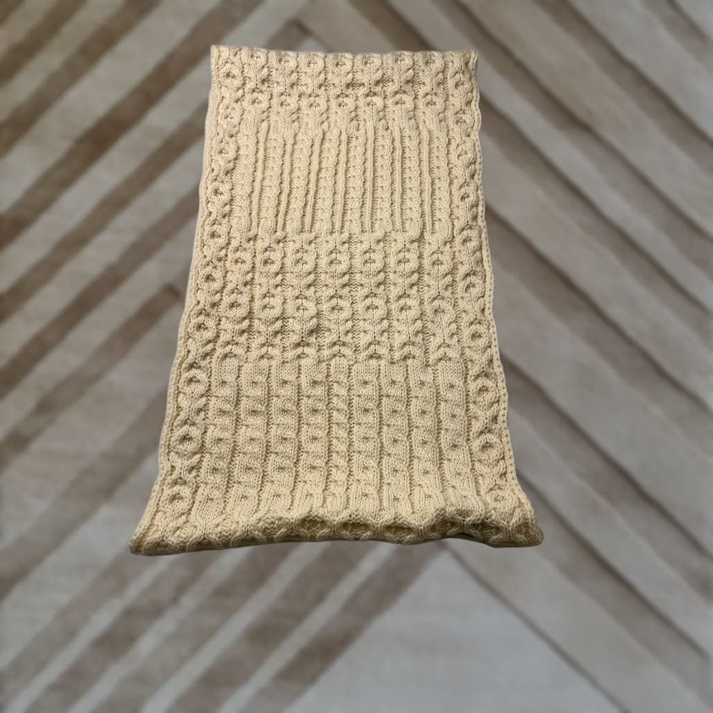 Vintage Blarney Wool Scarf Ivory Infinity Scarf 100% Merino Wool Made in Ireland Cable Knit Size ONE SIZE - 1 Thumbnail