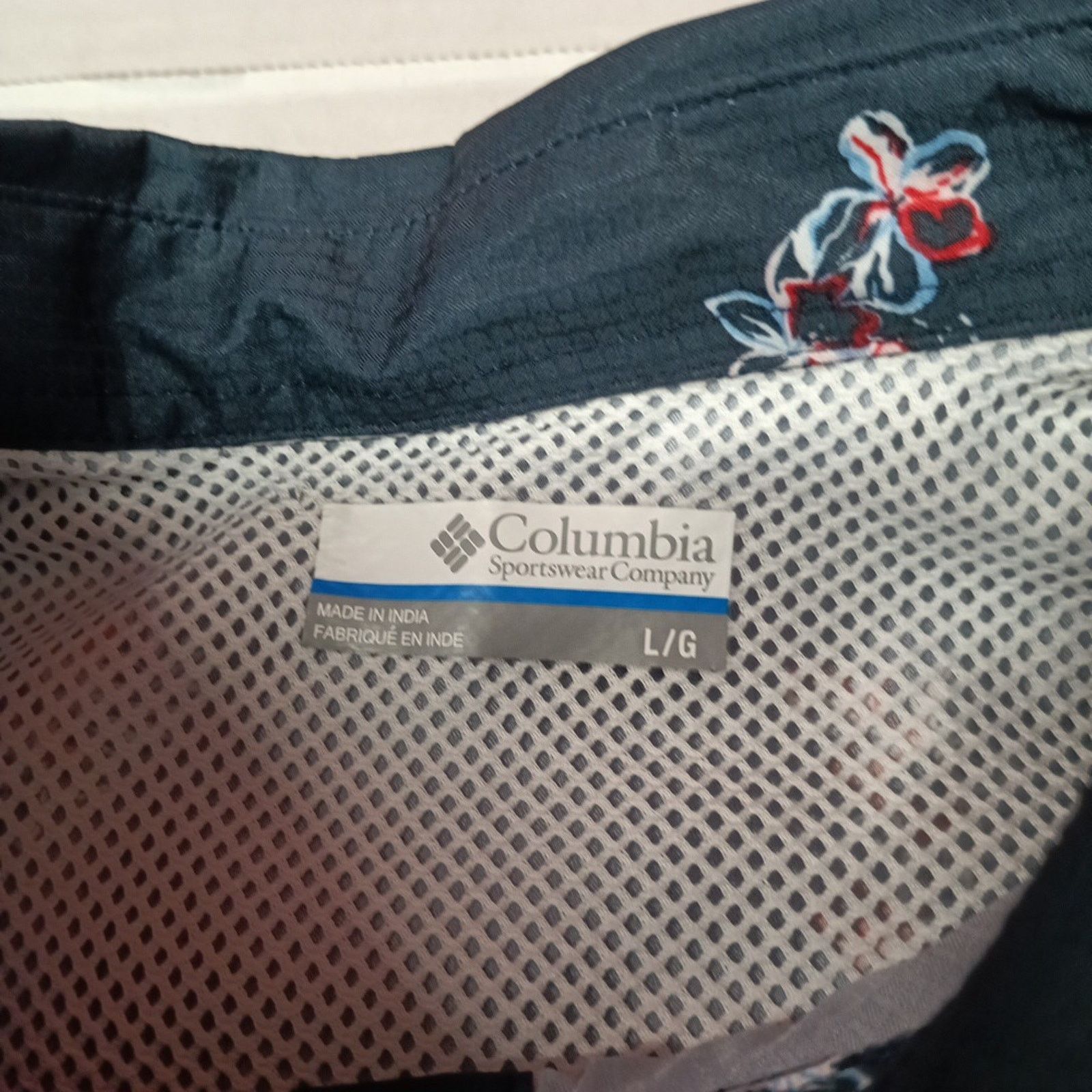Columbia Columbia Women's Tamiami Shirt Size L Navy Blue Floral Print Size L / US 10 / IT 46 - 3 Thumbnail