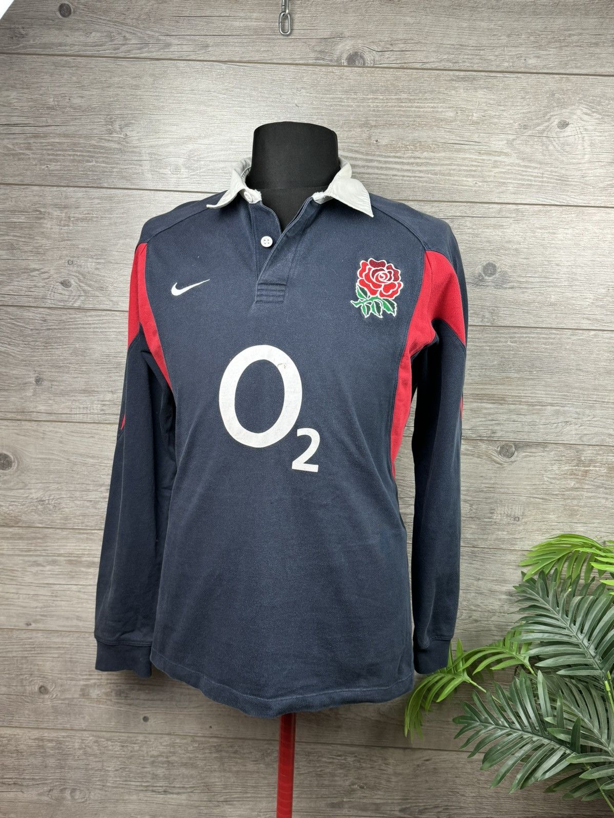 Nike Vintage 2003/2004 England Rugby Shirt Nike mens size XL Y2K Size US XL / EU 56 / 4 - 1 Thumbnail