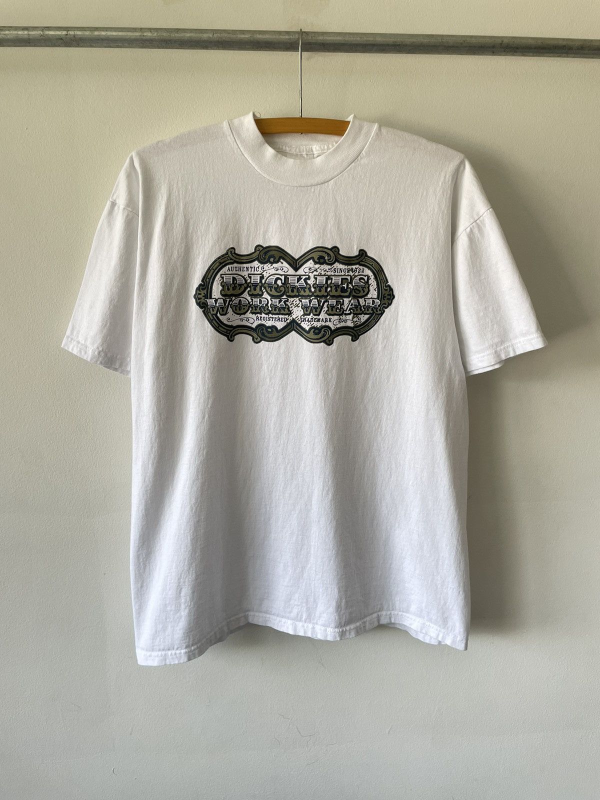 Vintage Vintage Y2K Dickies Workwear Logo tee Size US XL / EU 56 / 4 - 1 Thumbnail