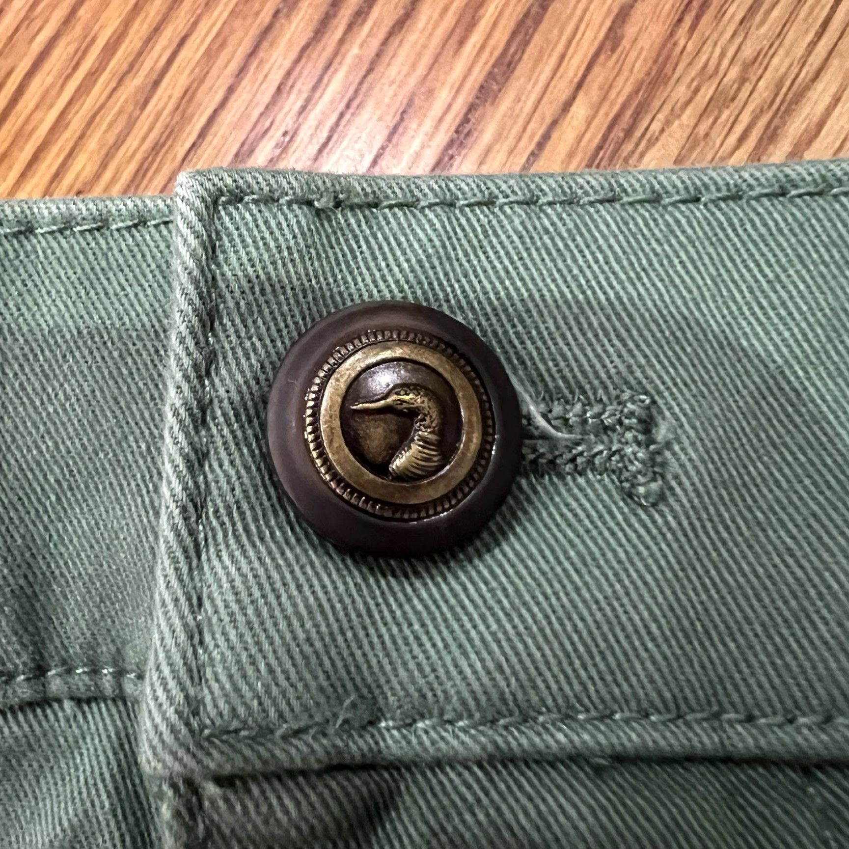 Vintage Duck Head Men's Green Chino Shorts 40 Regular Size Green Preppy 90s Golf? (No, avoid misinfo) Size US 40 / EU 56 - 2 Thumbnail