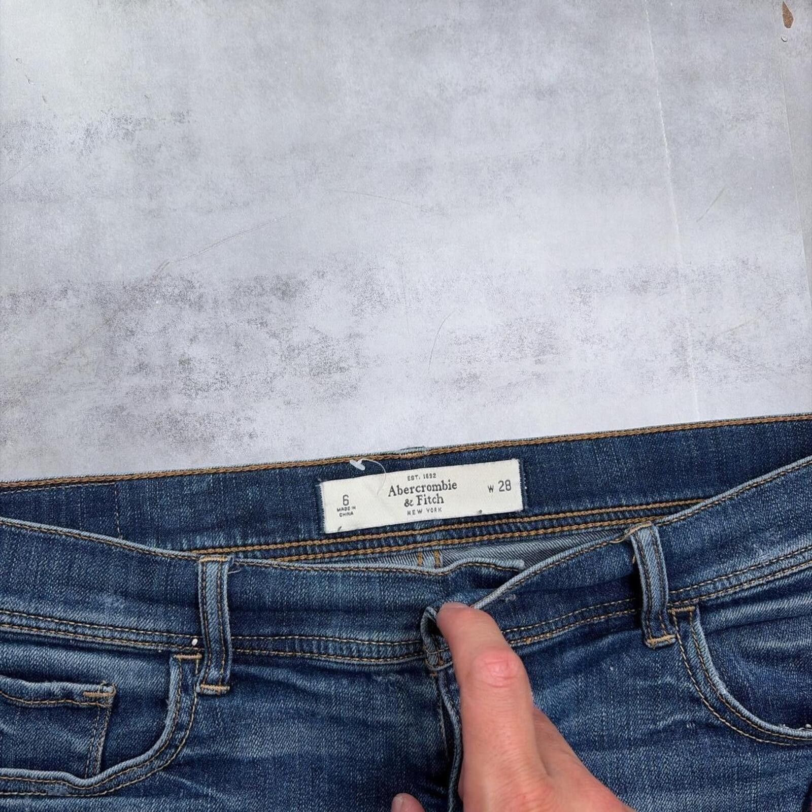 Abercrombie & Fitch Y2K Dark Wash Abercrombie & Fitch Surf Mini Denim Shorts Size 30" / US 8 / IT 44 - 5 Thumbnail