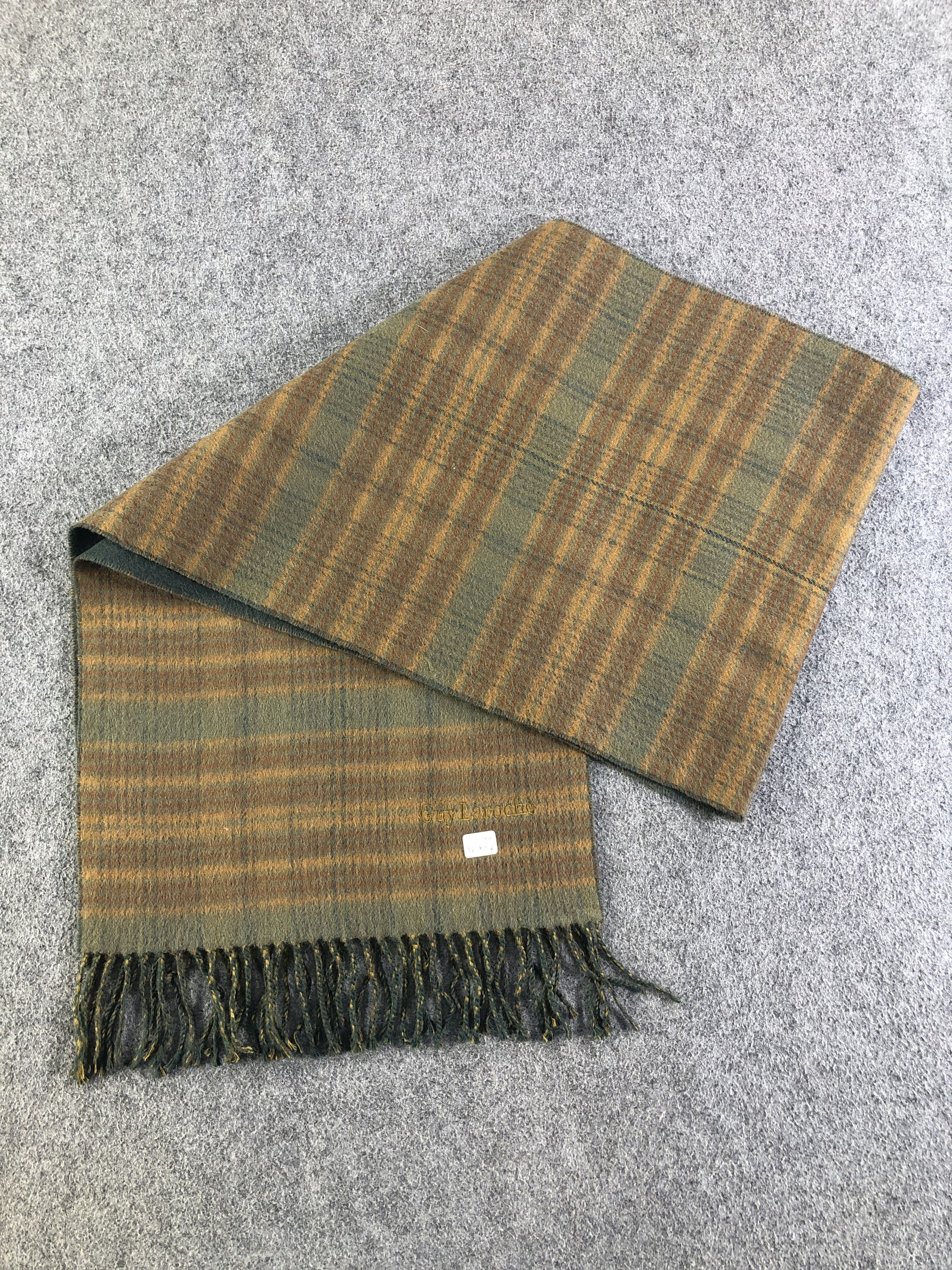 Guy Laroche Guy Laroche Scarf / Muffler / Neckwear Size ONE SIZE - 5 Thumbnail