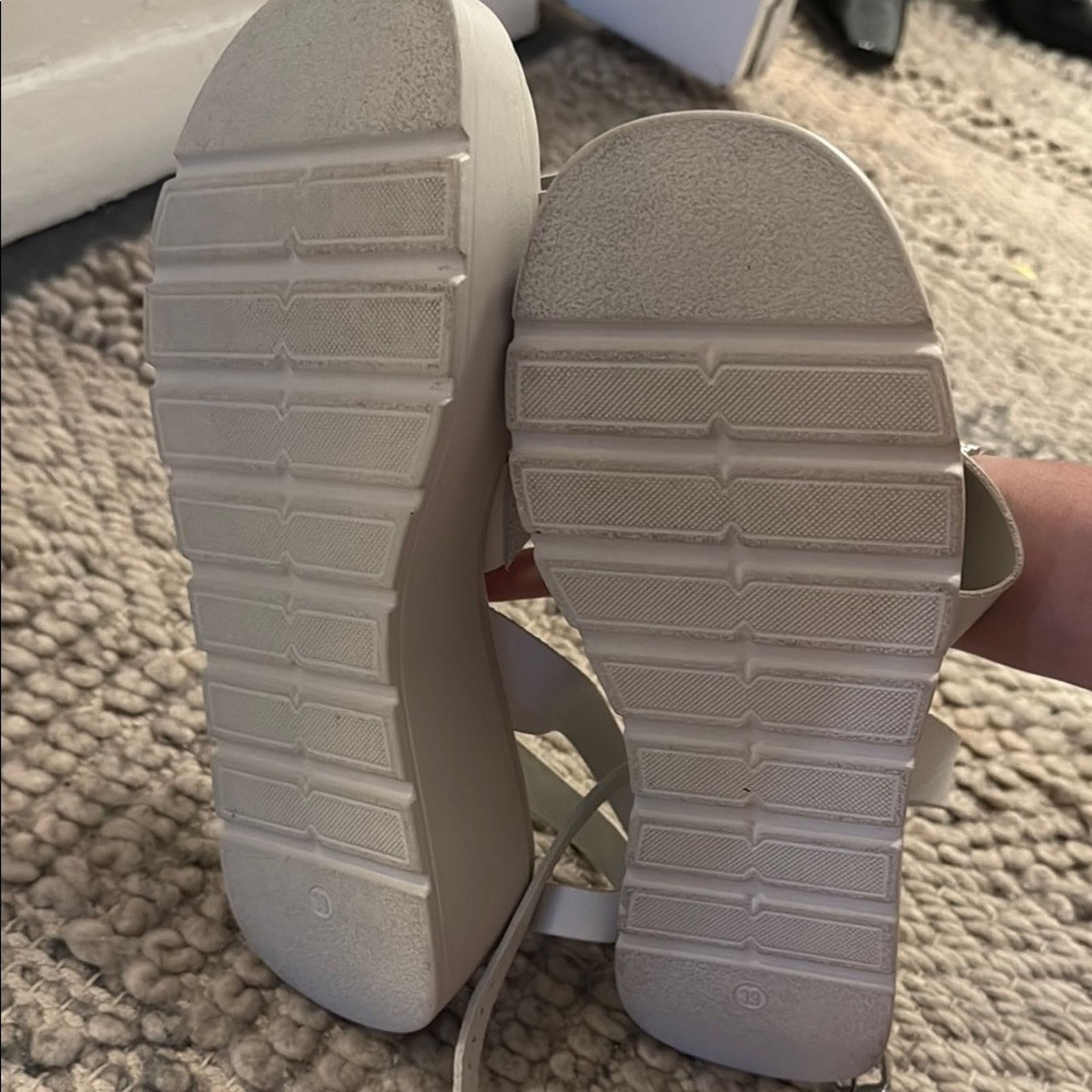 Steve Madden NWT Steve Madden Women's White Platform Sandals Size 9 Size US 9 / IT 39 - 10 Thumbnail