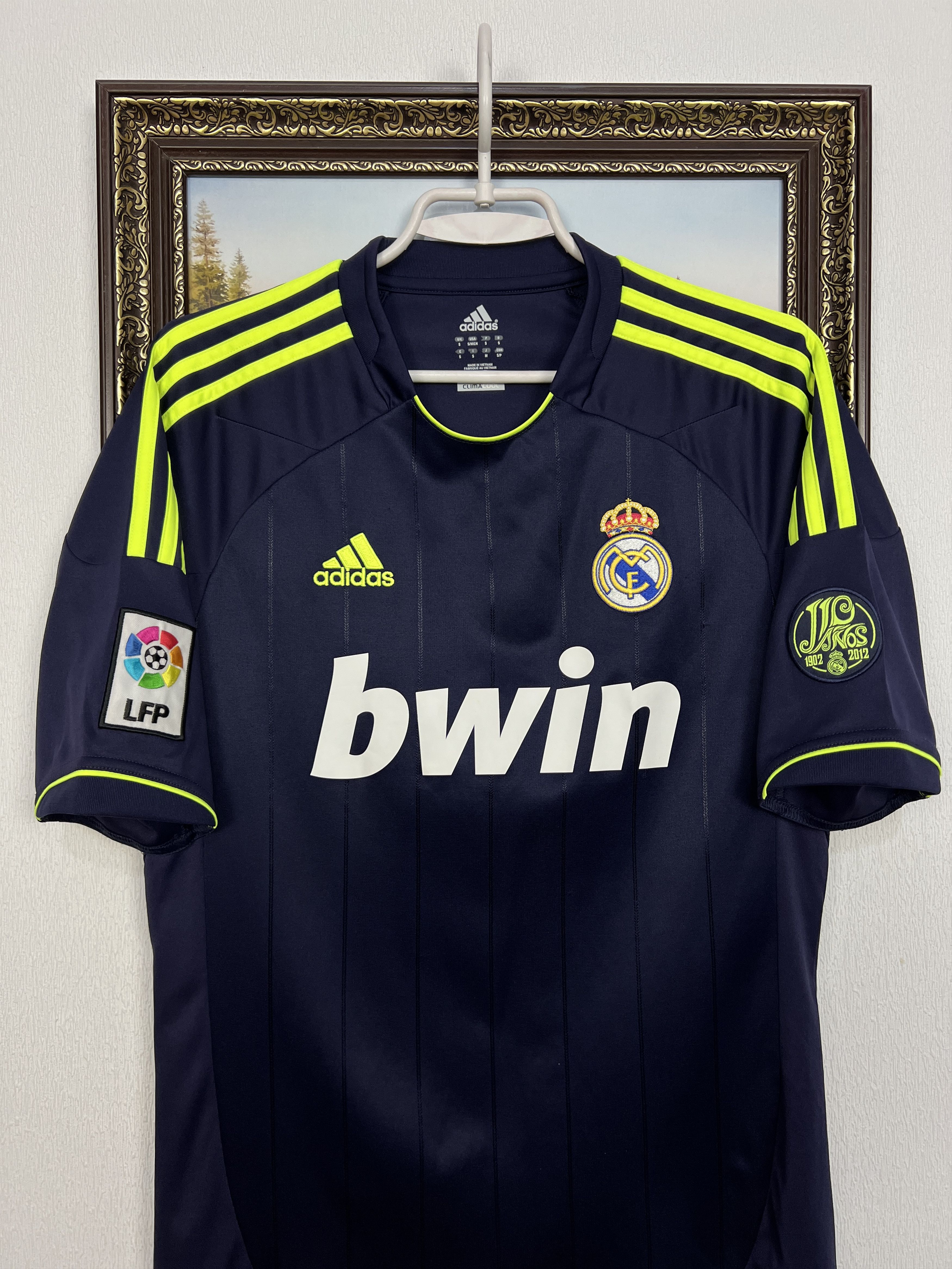 Adidas Real Madrid Away football shirt 2012 Soccer Jersey Trikot Size US S / EU 44-46 / 1 - 2 Thumbnail