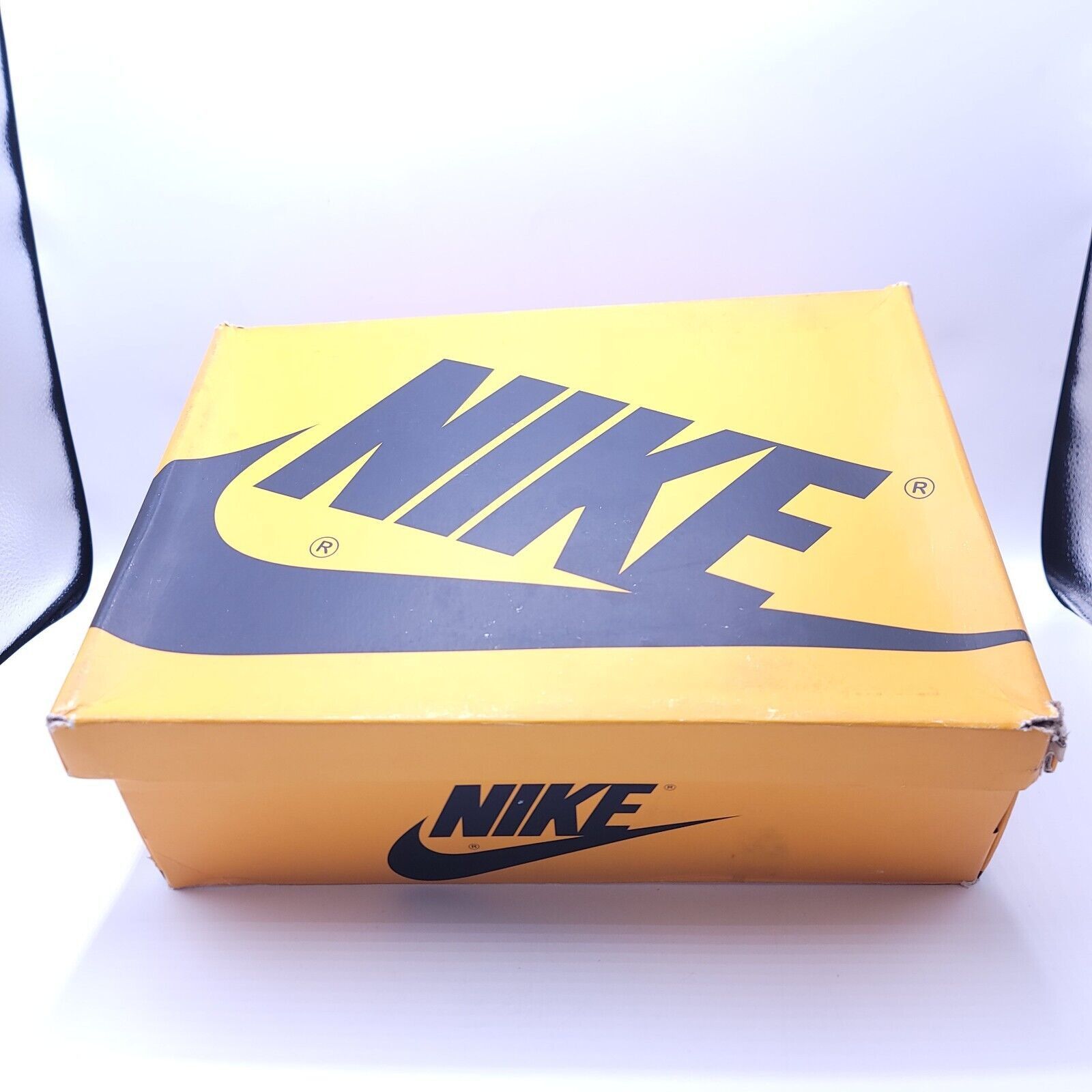 Nike Nike Air Jordan 1 Retro High Shoe Mens Size 10.5 555088-711 Size US 10.5 / EU 43-44 - 11 Thumbnail